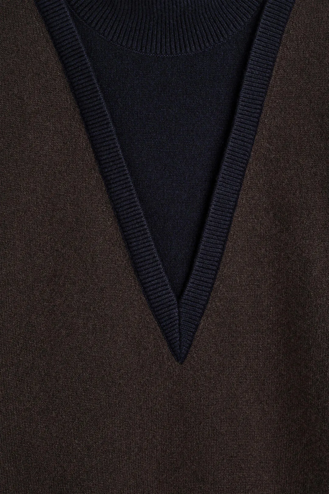 Свитер с высоким воротником из мериносовой шерсти классического кроя, COS