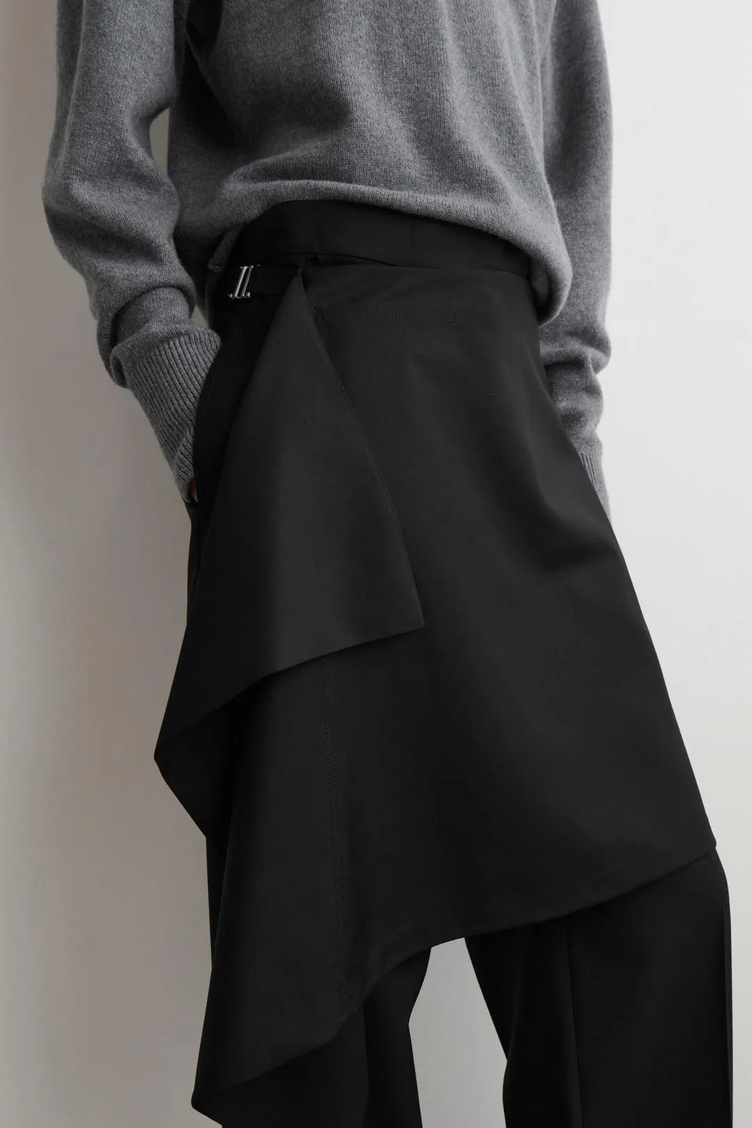 Юбка-брюки шерстяная с запахом классического кроя, COS