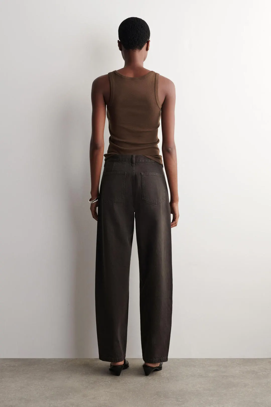 Прямые джинсы классического кроя с накладными карманами, COS
