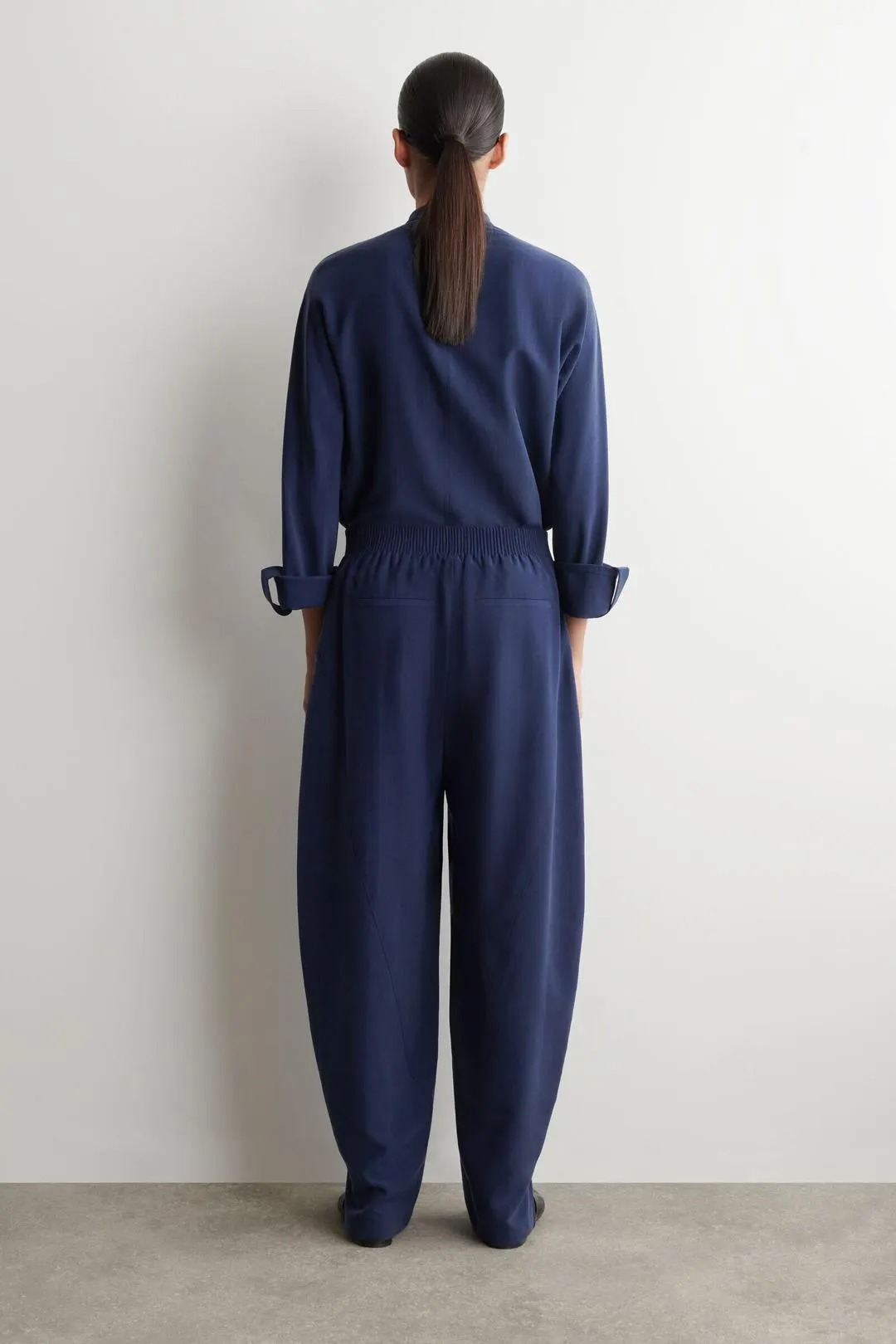 Брюки-коконы с эластичным поясом, COS
