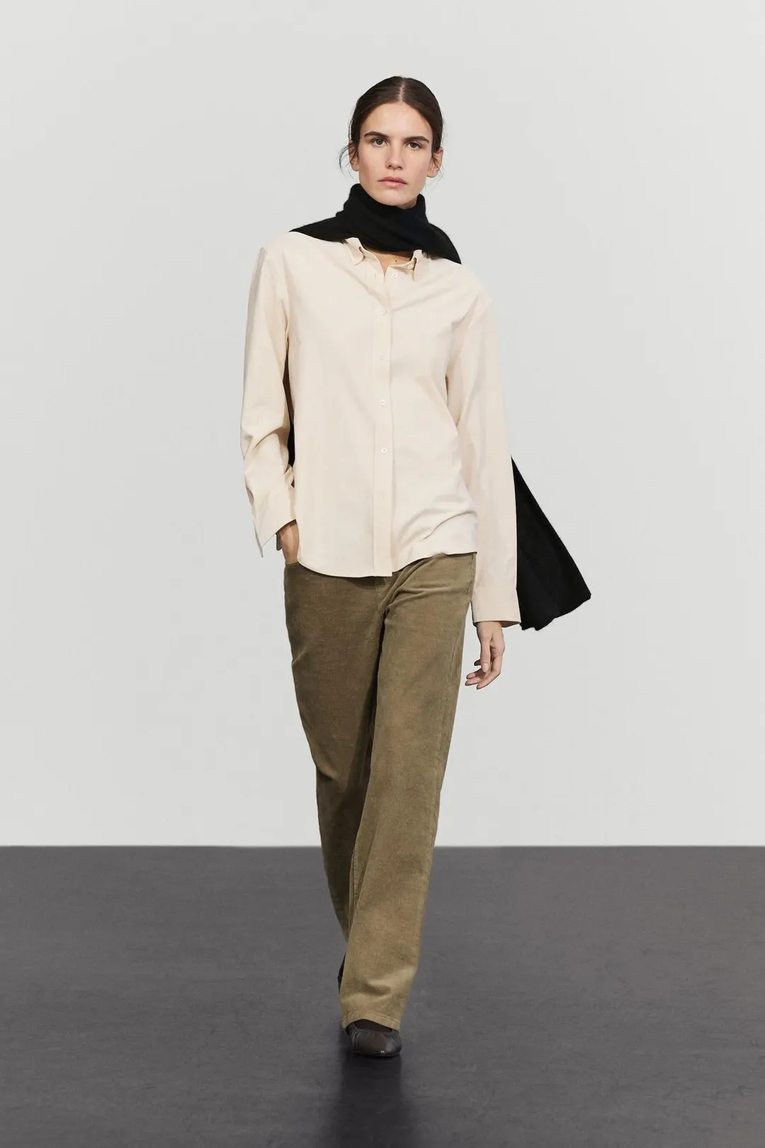 Рубашка из 100% хлопкового микровельвета, Massimo Dutti