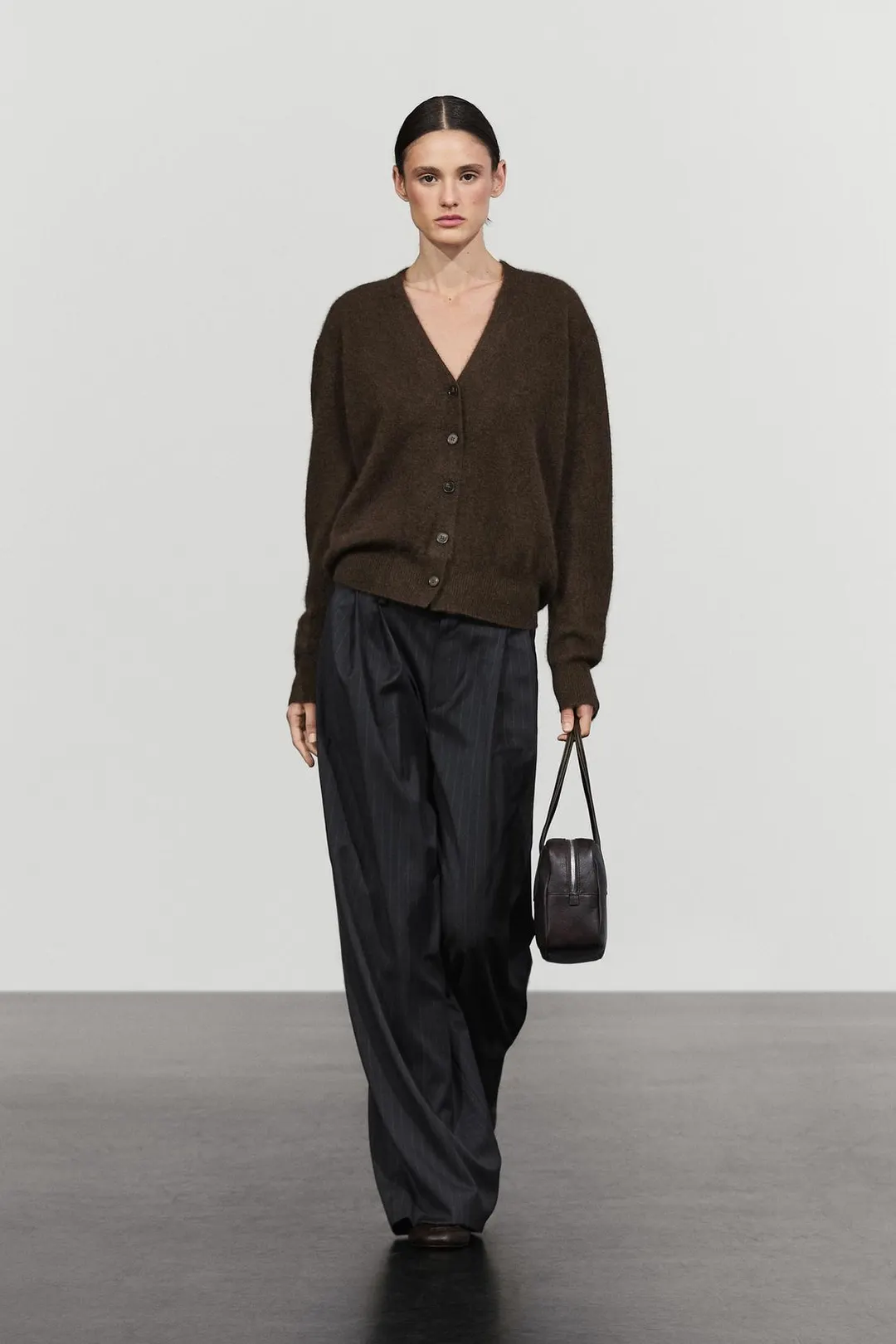 Кардиган из ворсистой смесовой шерсти с V-образным вырезом, Massimo Dutti