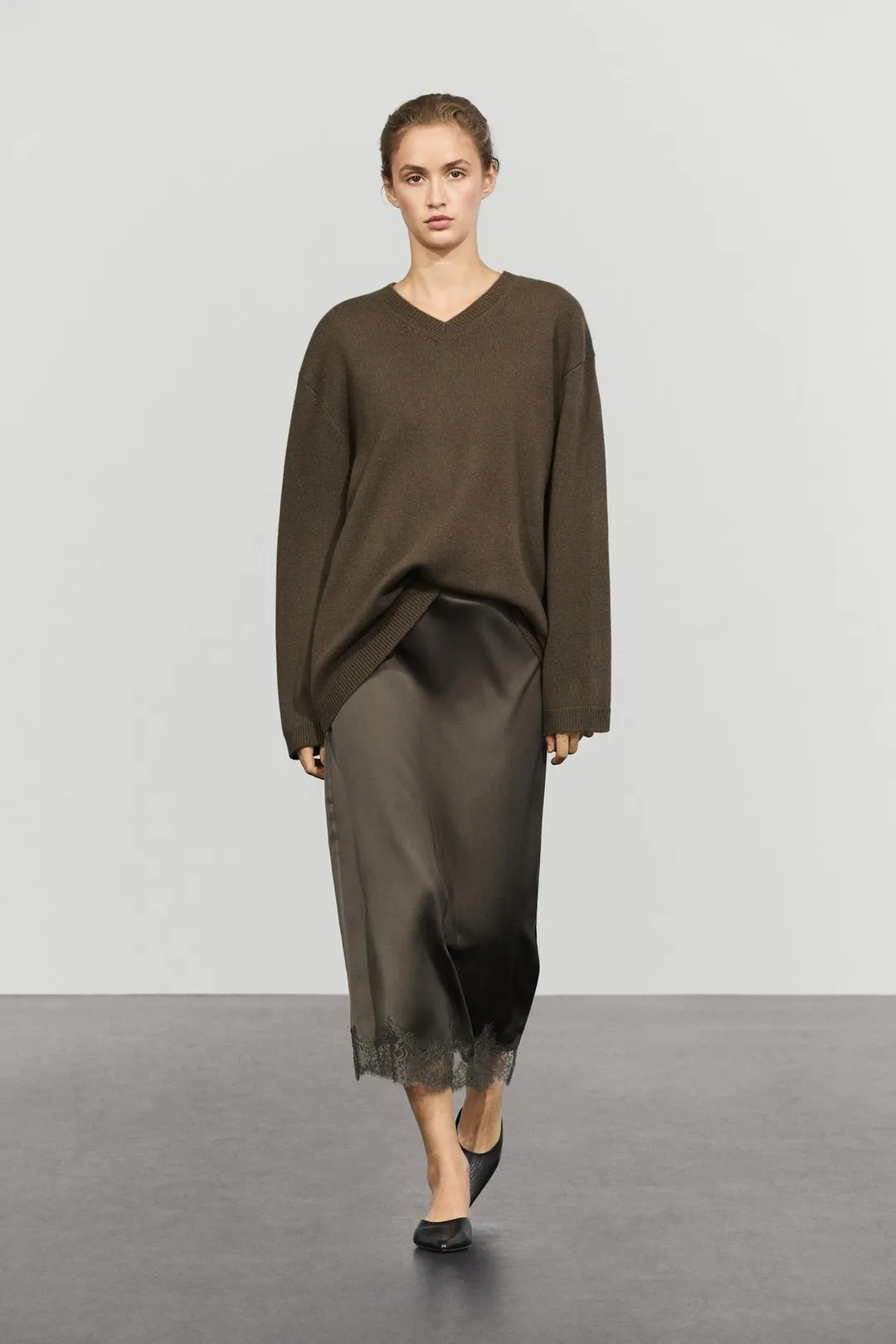Атласная юбка миди с кружевом, Massimo Dutti