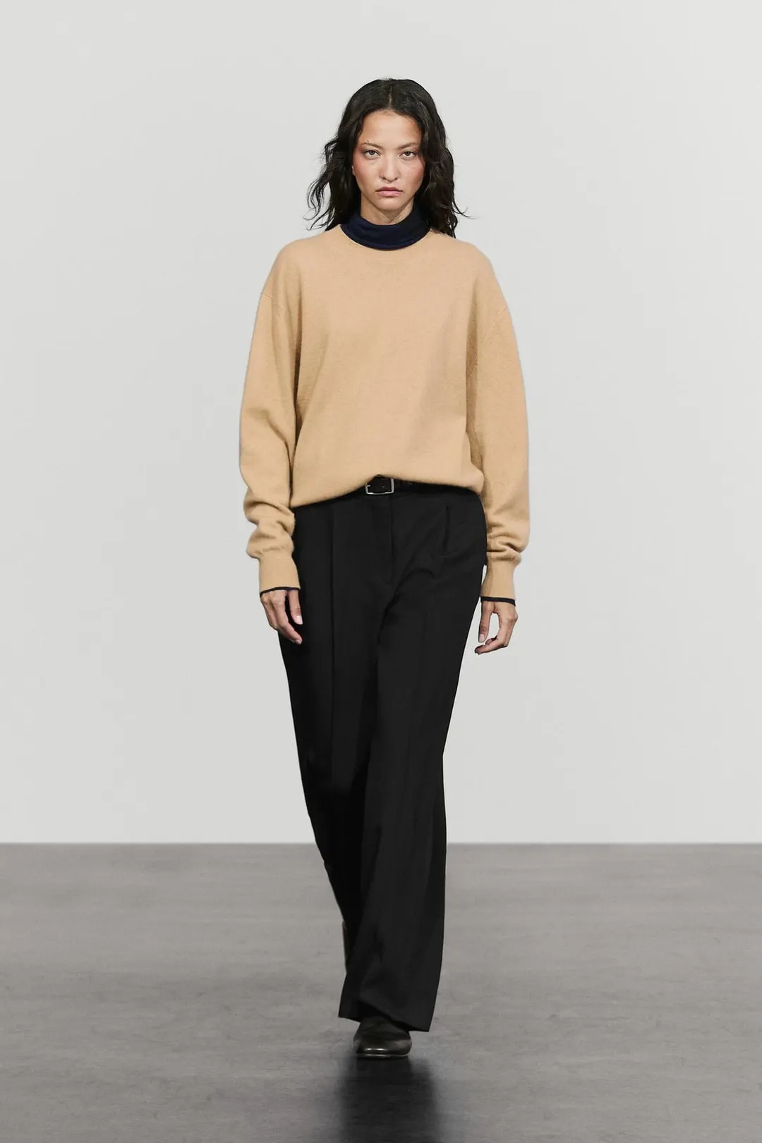 Брюки струящиеся со складками, Massimo Dutti