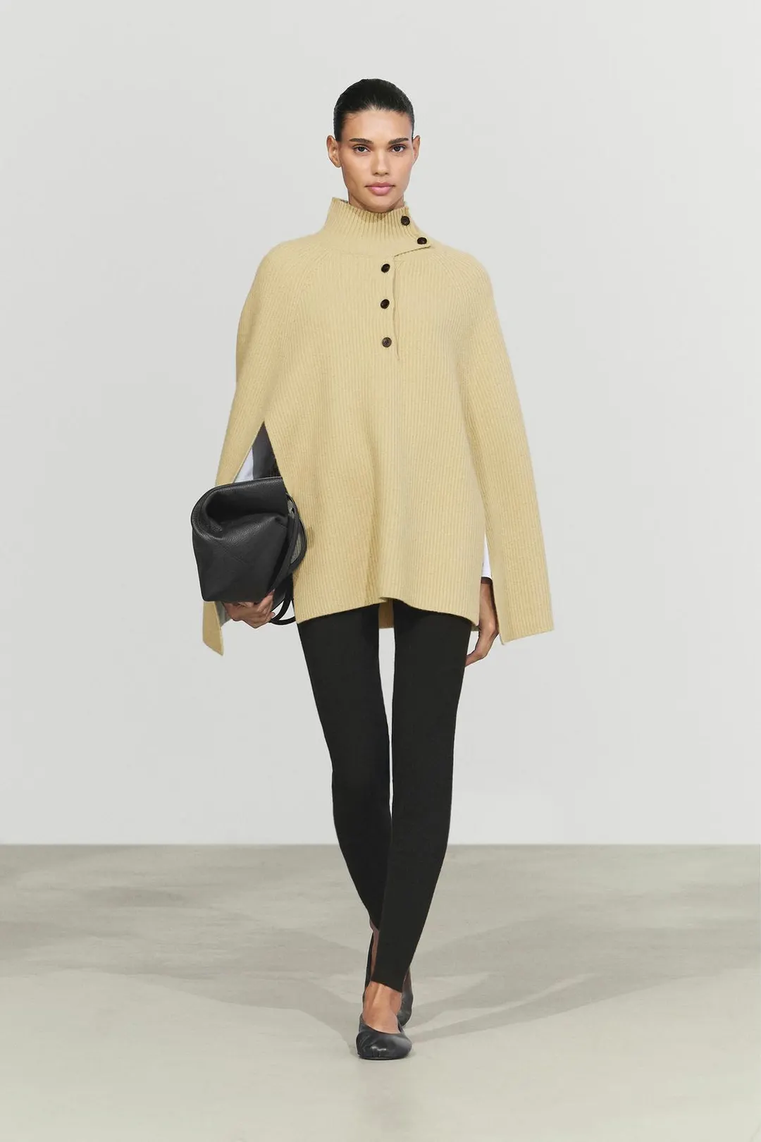 Кейп из 100% шерсти с пуговицами, Massimo Dutti