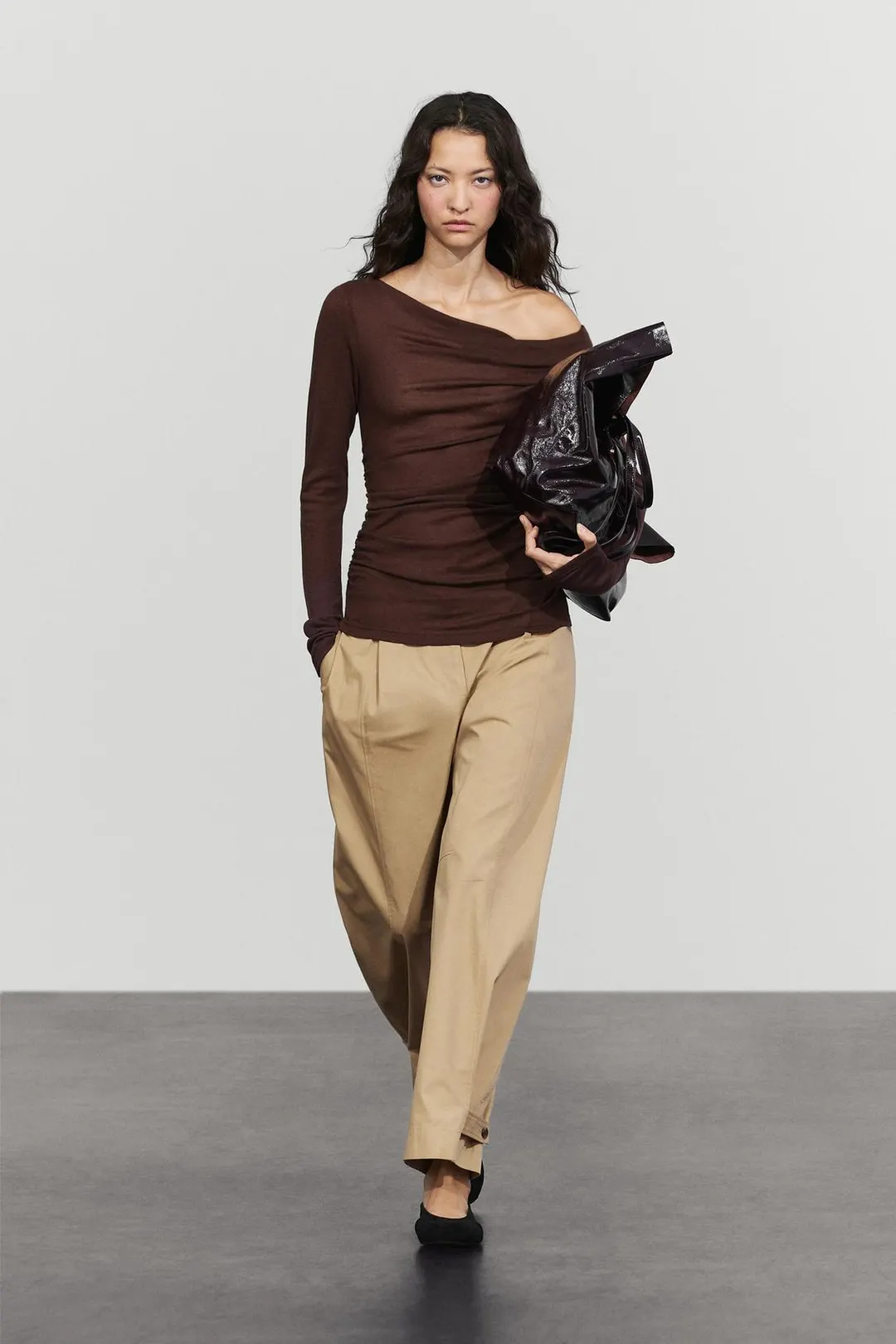 Топ струящийся асимметричный с длинными рукавами, Massimo Dutti