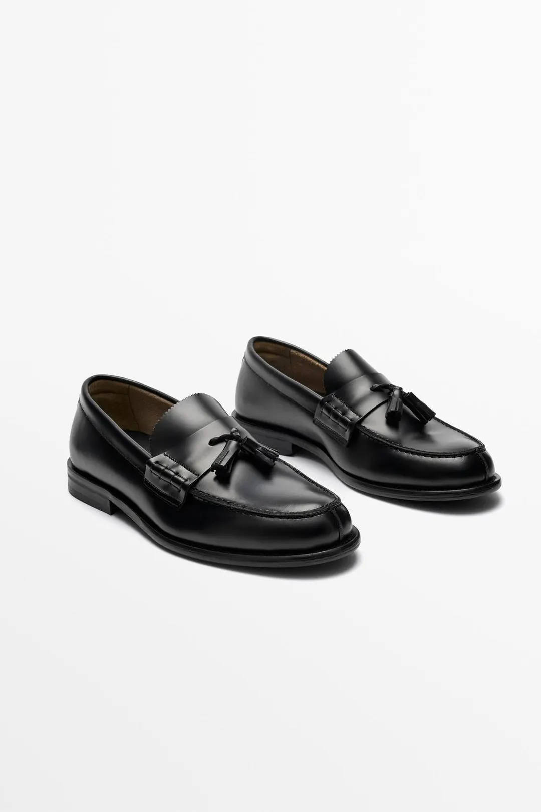 Лоферы кожаные с кисточками, Massimo Dutti