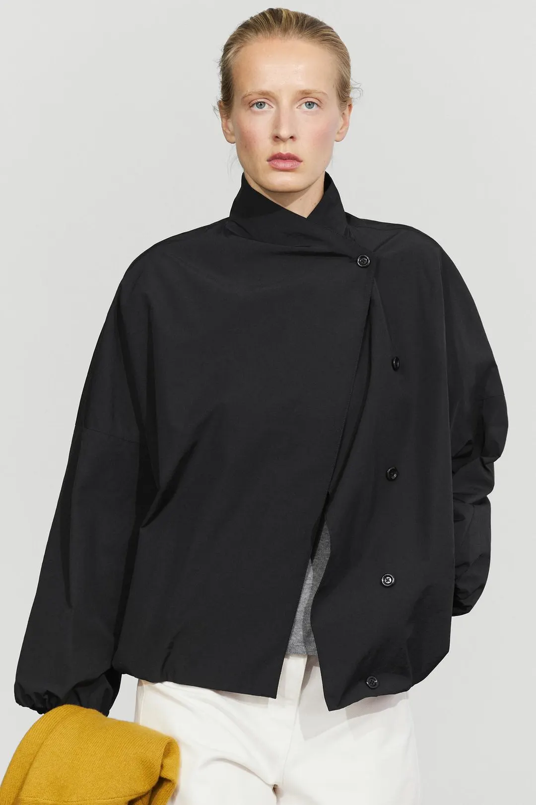 Бомбер из технологичной ткани с боковой кнопкой, Massimo Dutti