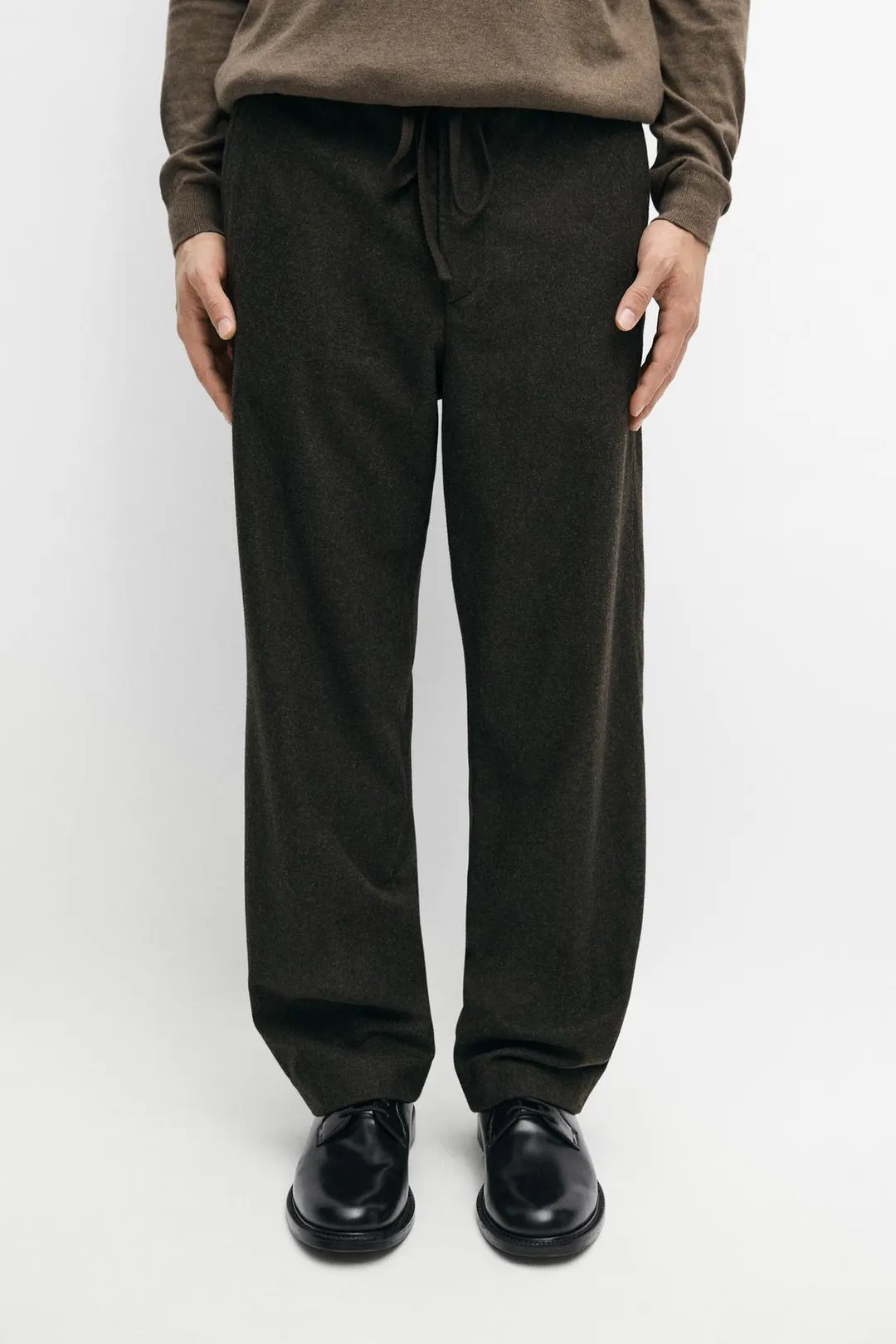 Фланелевые брюки из смесовой шерсти в стиле тотал-лук, Massimo Dutti