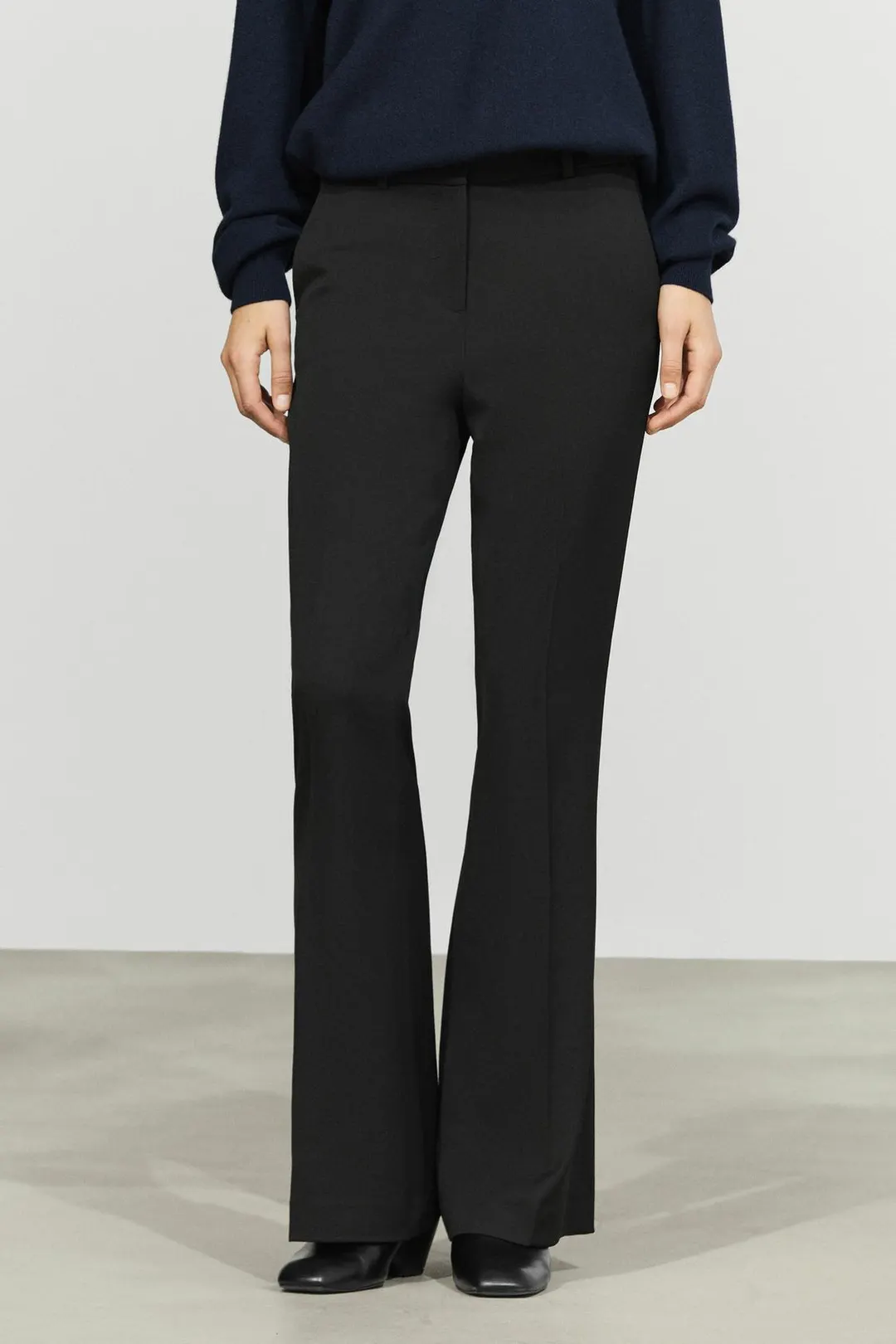 Брюки расклешенные эластичные из смесовой шерсти, Massimo Dutti