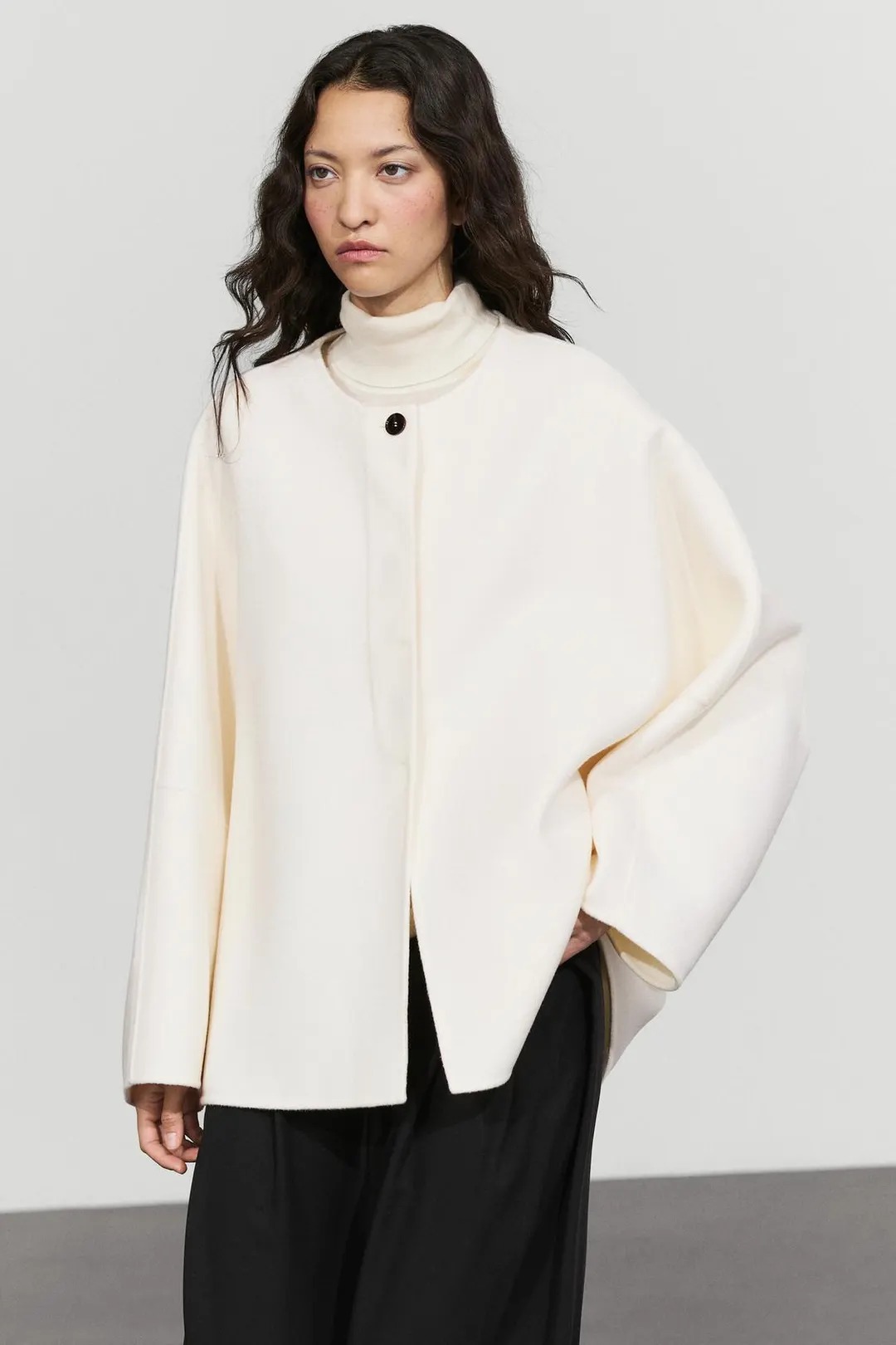 Пальто-кейп объемного кроя из смесовой шерсти, Massimo Dutti