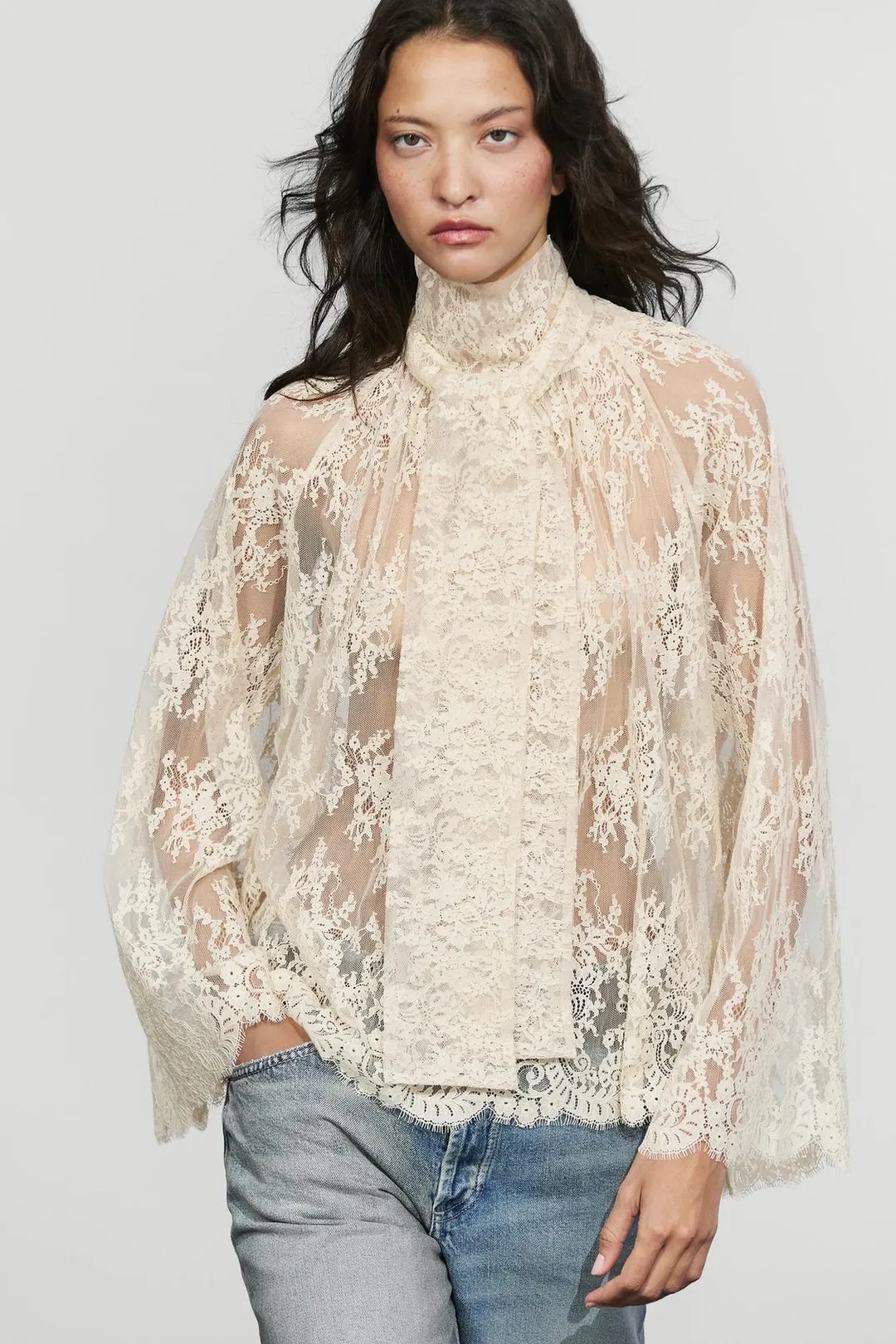 Кружевная блузка струящегося кроя с завязками, Massimo Dutti