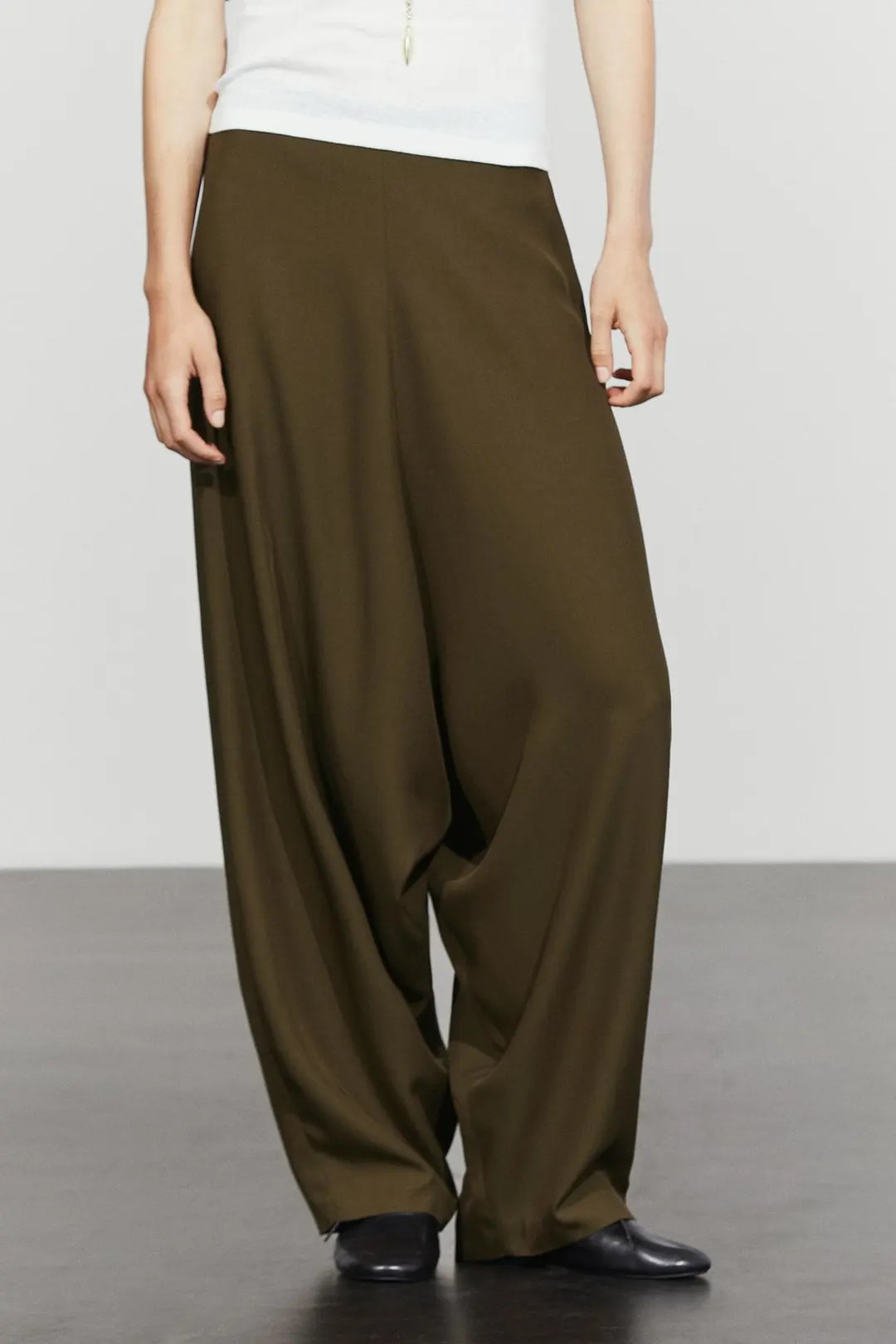 Брюки свободного кроя из струящейся ткани, Massimo Dutti