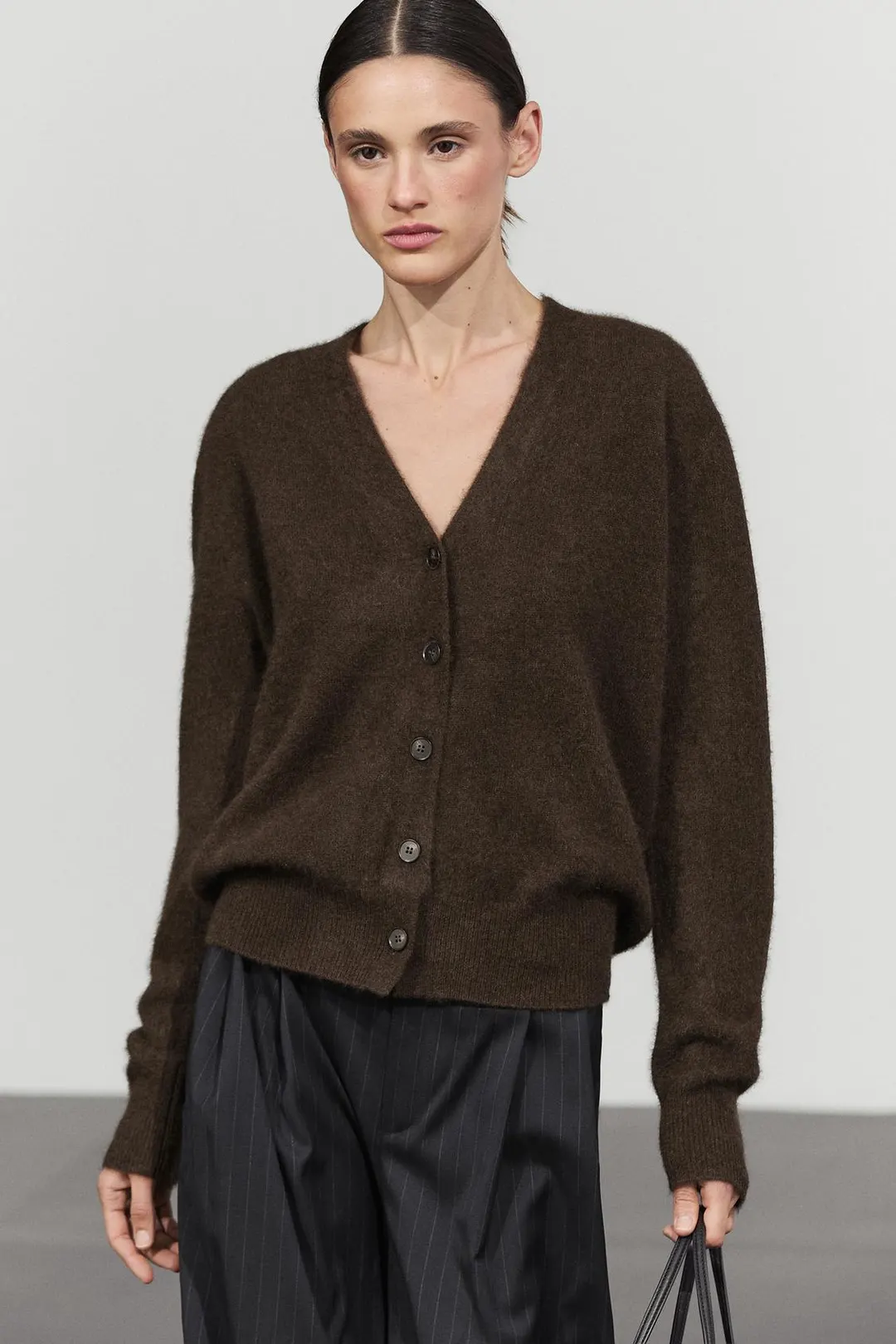 Кардиган из ворсистой смесовой шерсти с V-образным вырезом, Massimo Dutti
