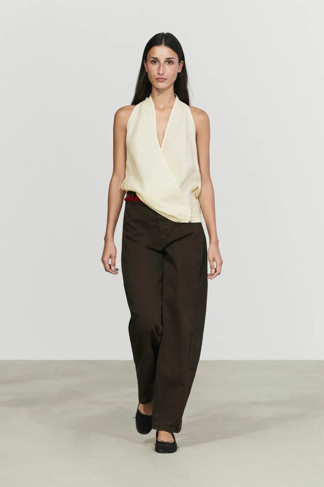 Льняной топ с запахом и пуговицей, Massimo Dutti