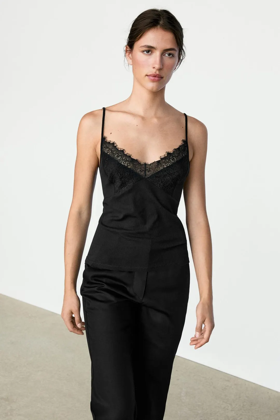 Топ на бретелях с кружевной отделкой, Massimo Dutti