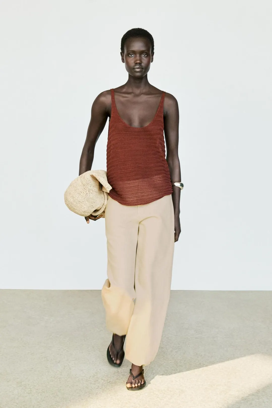 Вязаный фактурный топ на бретелях, Massimo Dutti