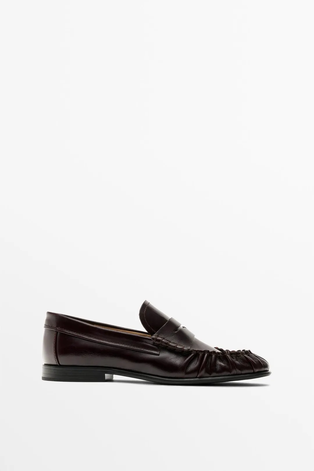 Лоферы кожаные со сборками, Massimo Dutti