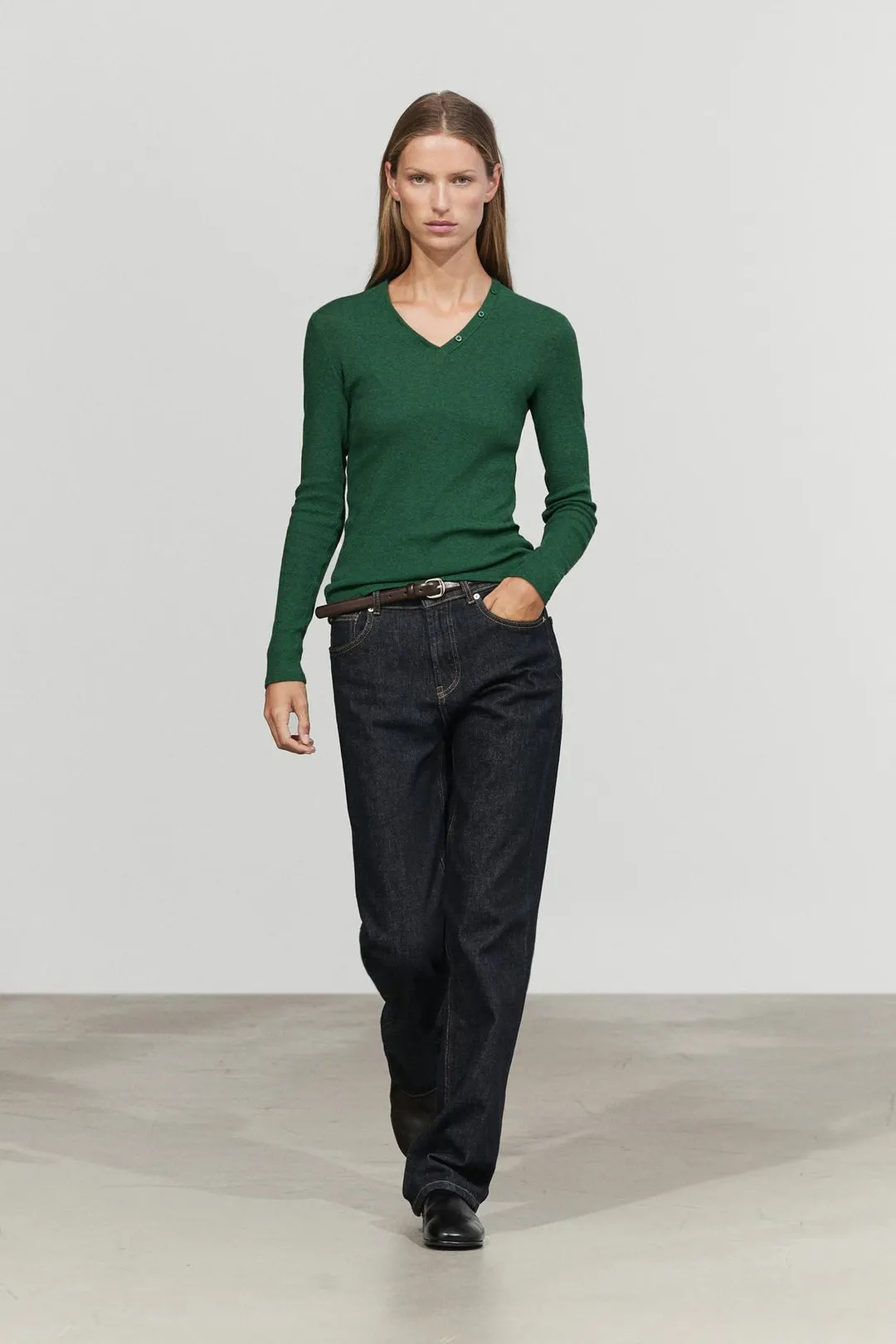 Футболка с V-образным вырезом и пуговицами, Massimo Dutti