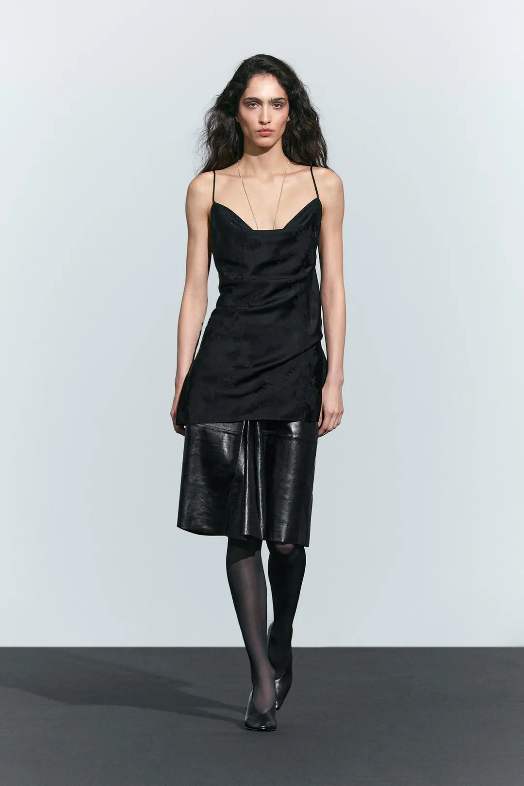 Жаккардовый топ на бретелях с драпированным вырезом, Massimo Dutti