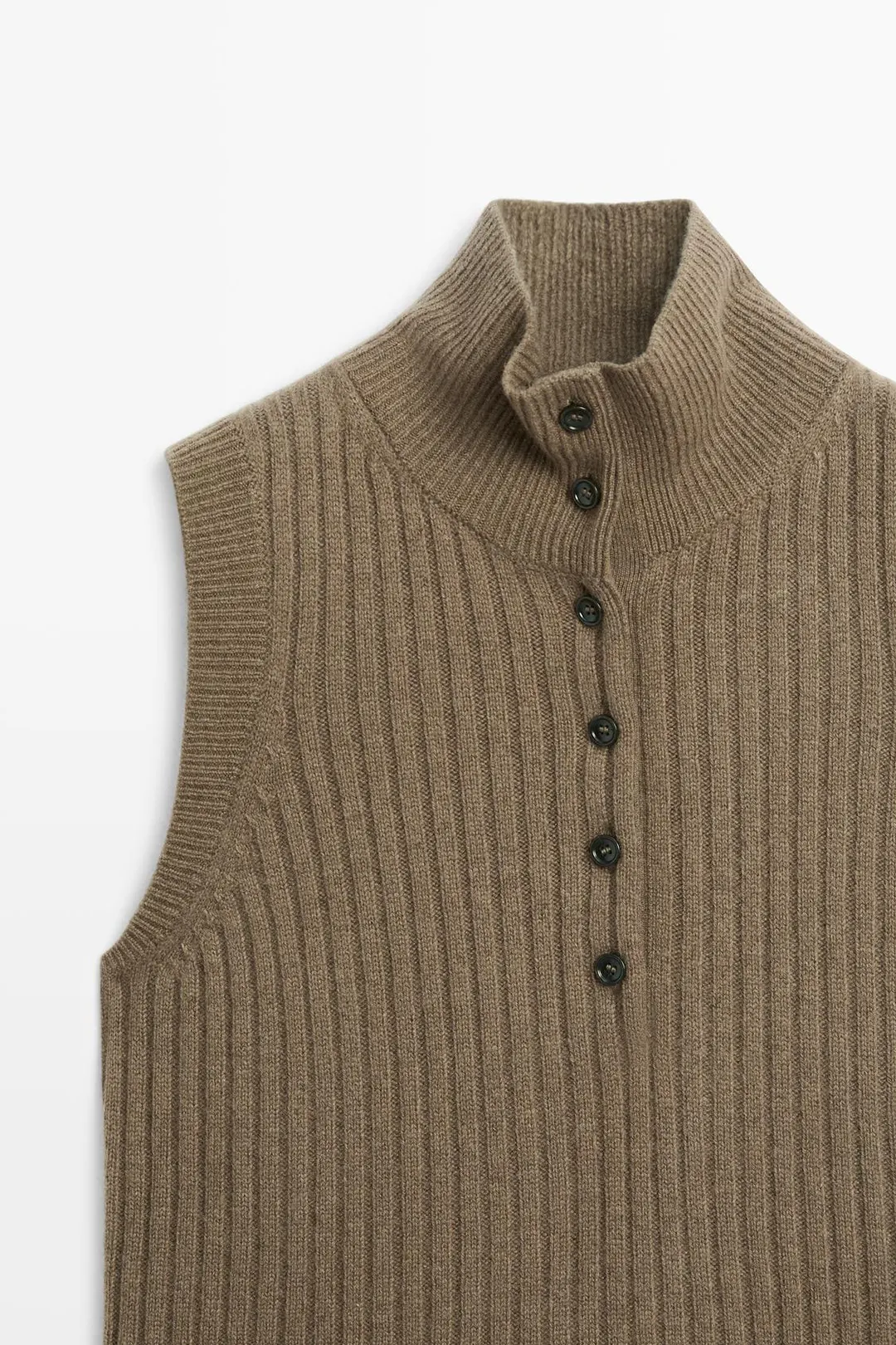 Жилет трикотажный с высоким воротником на пуговицах, Massimo Dutti