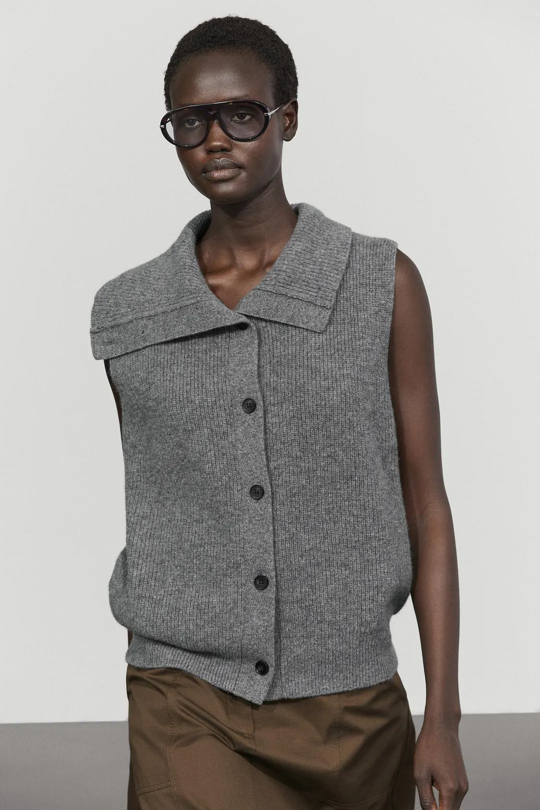 Жилет вязаный с воротником-трубой из 100% шерсти, Massimo Dutti