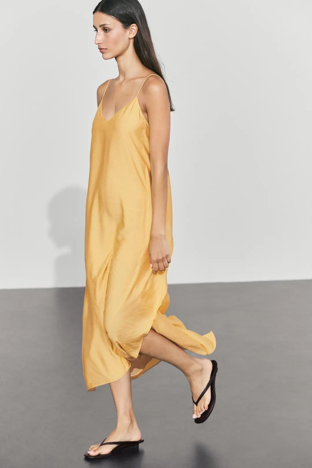 Платье-комбинация из струящейся ткани с оборками, Massimo Dutti