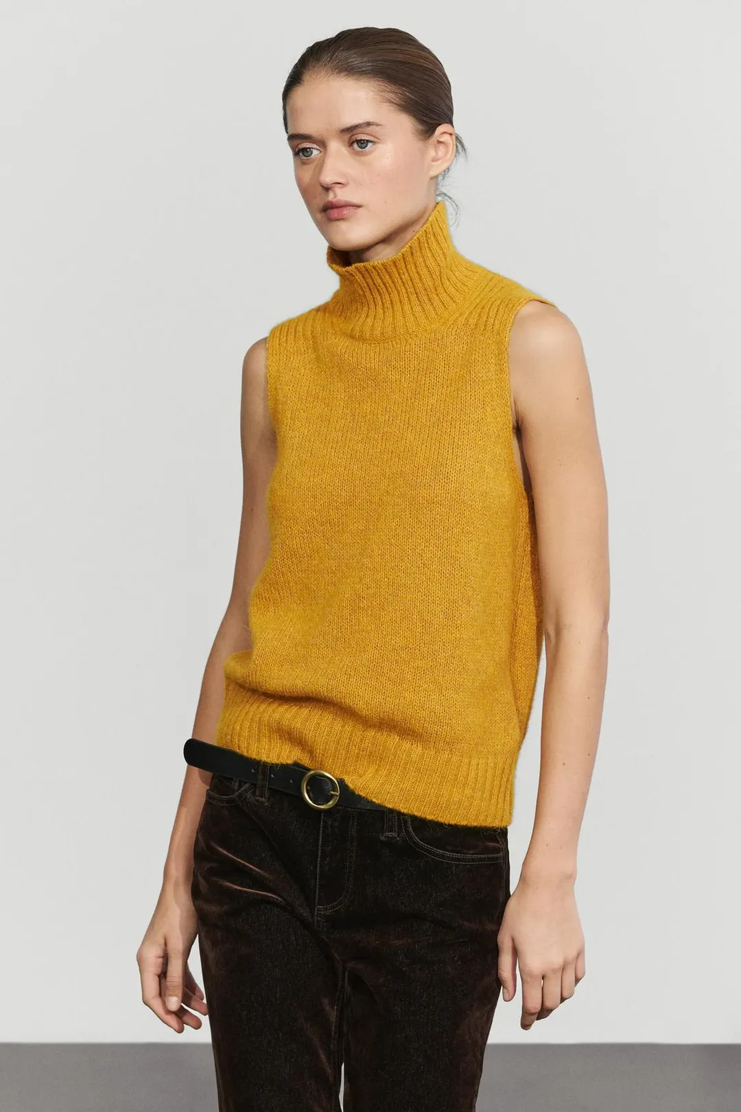 Жилет вязаный из смесовой шерсти с воротником-стойкой, Massimo Dutti
