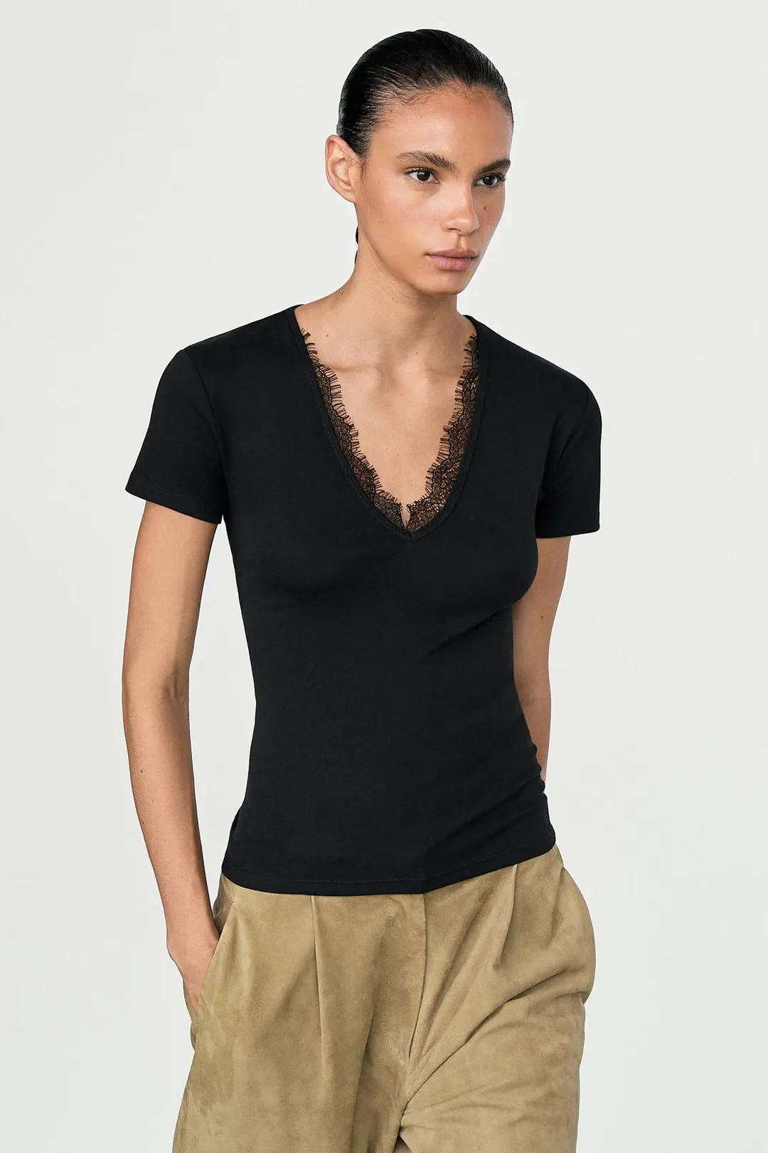 Футболка с V-образным вырезом и кружевом, Massimo Dutti