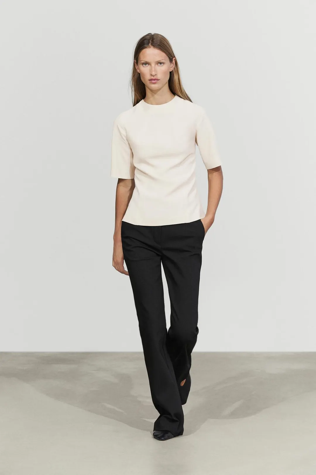 Брюки клеш из технологичной ткани, Massimo Dutti