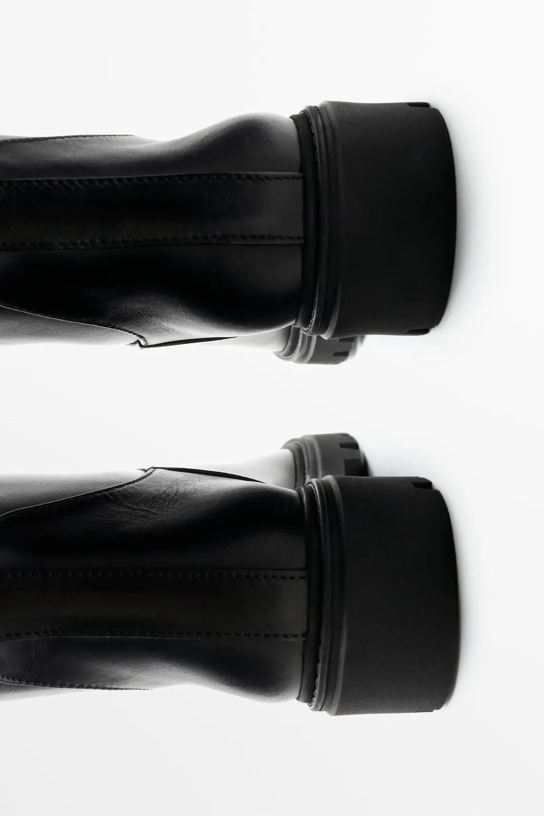 Ботинки на плоской тракторной подошве, Massimo Dutti