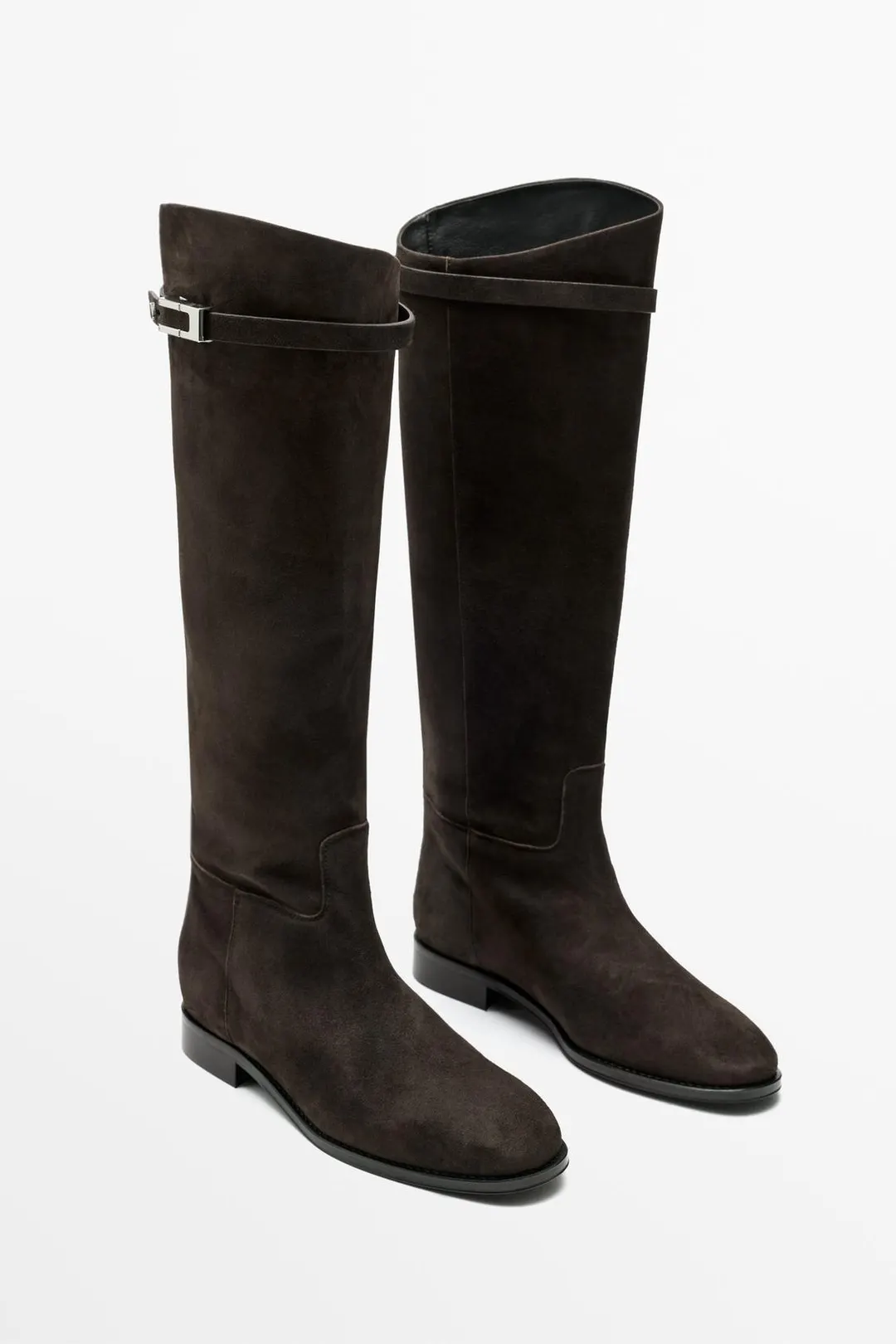 Мягкие сапоги на плоской подошве из замши — сделано в Испании, Massimo Dutti