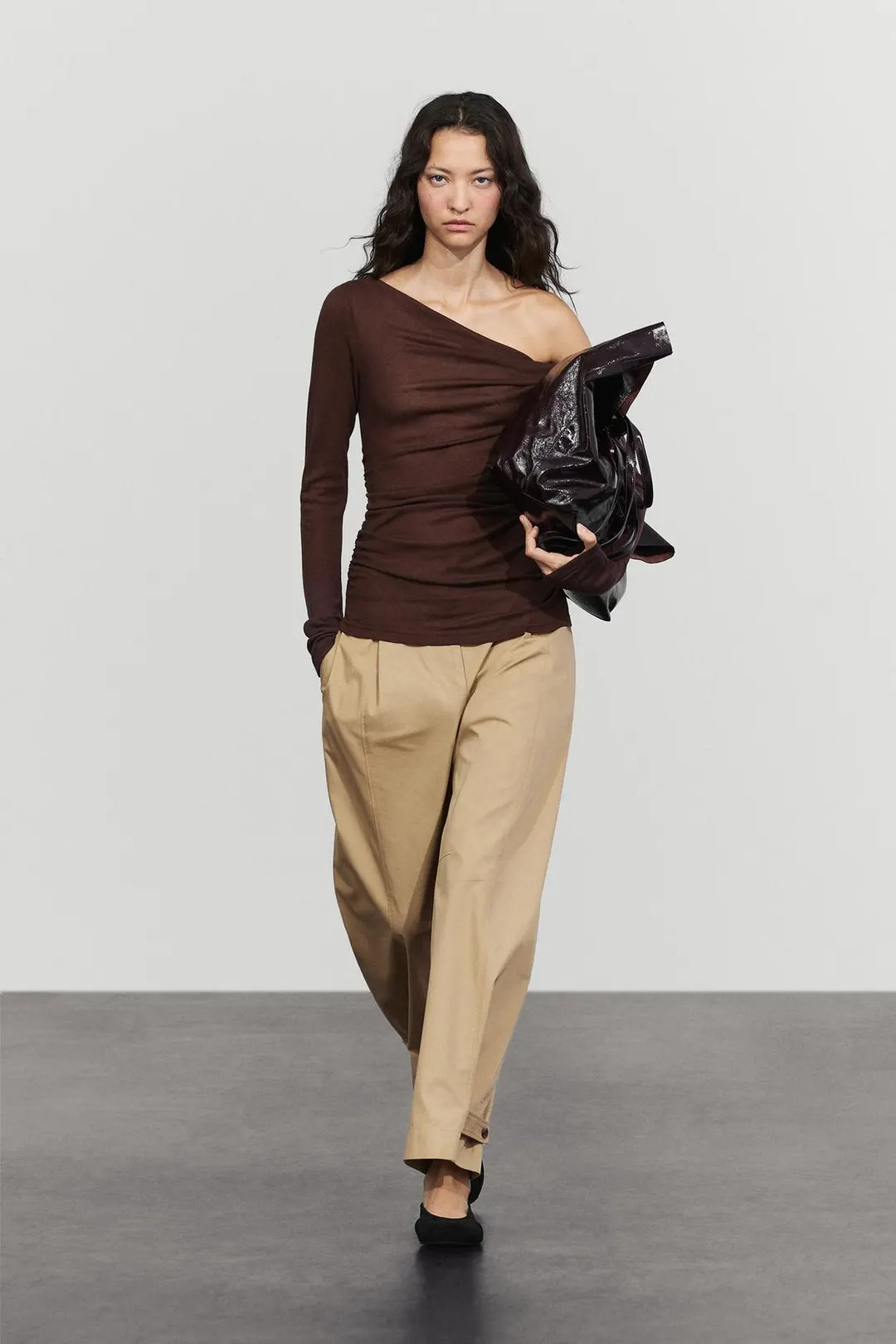 Топ струящийся асимметричный с длинными рукавами, Massimo Dutti