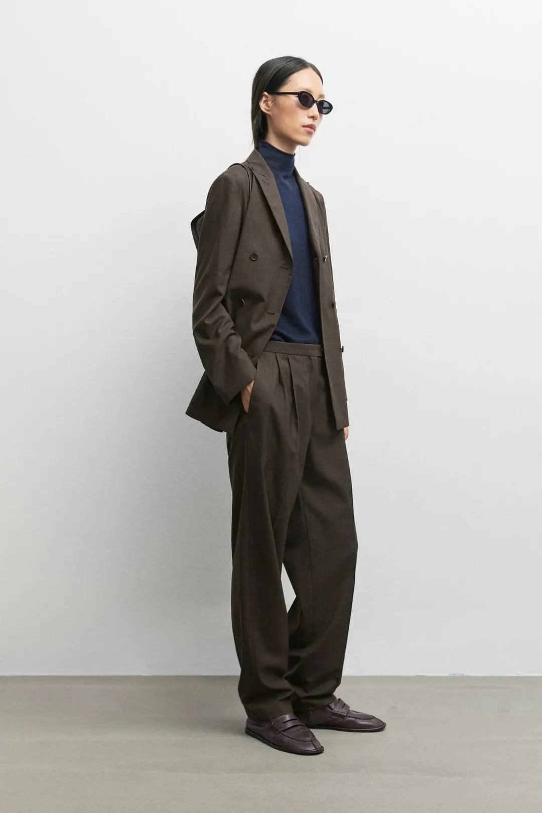 Брюки со складками из 100% тонкой шерсти, Massimo Dutti
