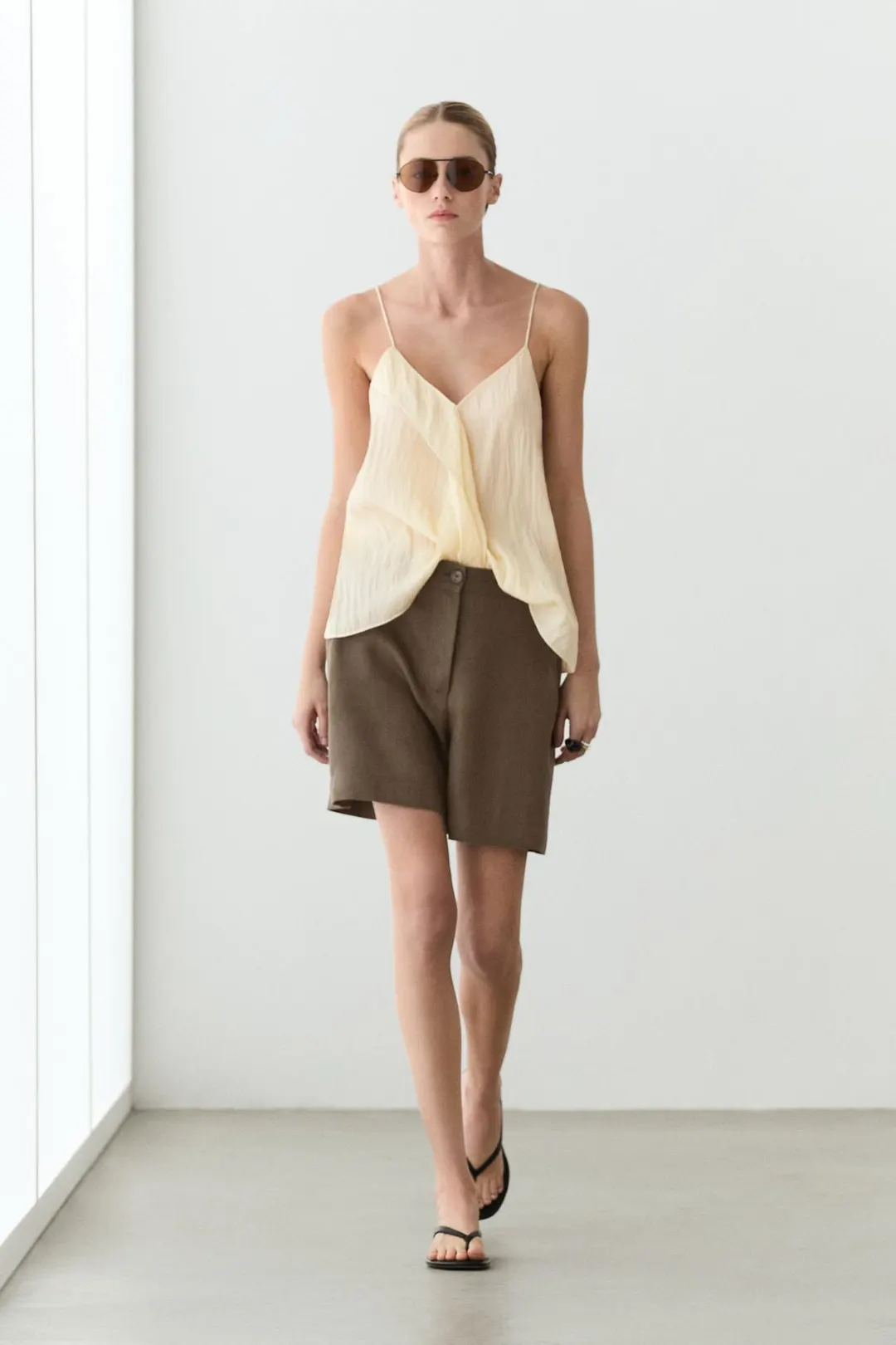 Шорты из 100% льна со складками, Massimo Dutti