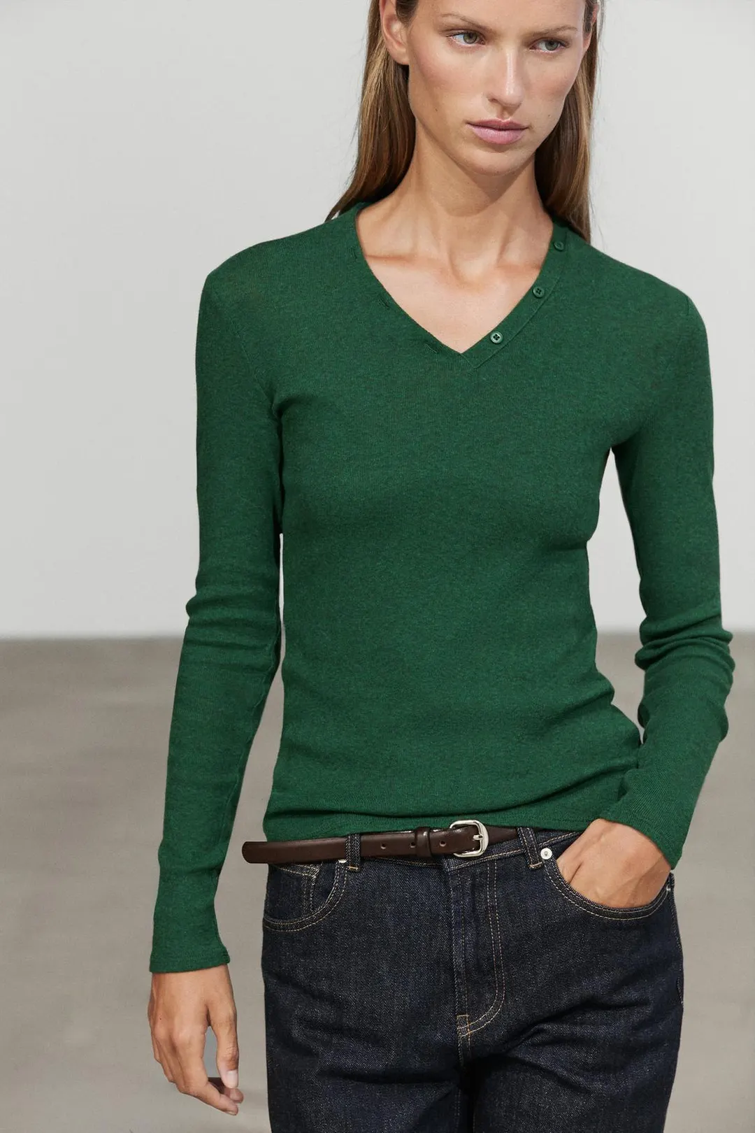 Футболка с V-образным вырезом и пуговицами, Massimo Dutti