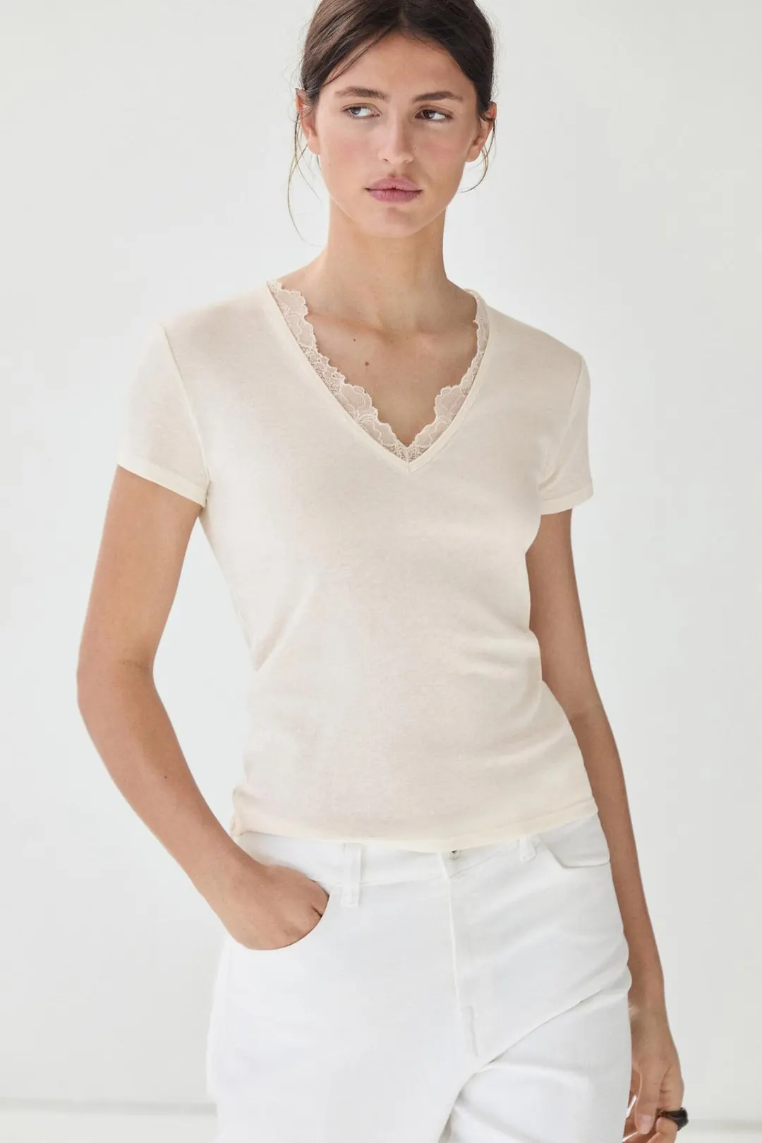 Футболка с V-образным вырезом и кружевом, Massimo Dutti