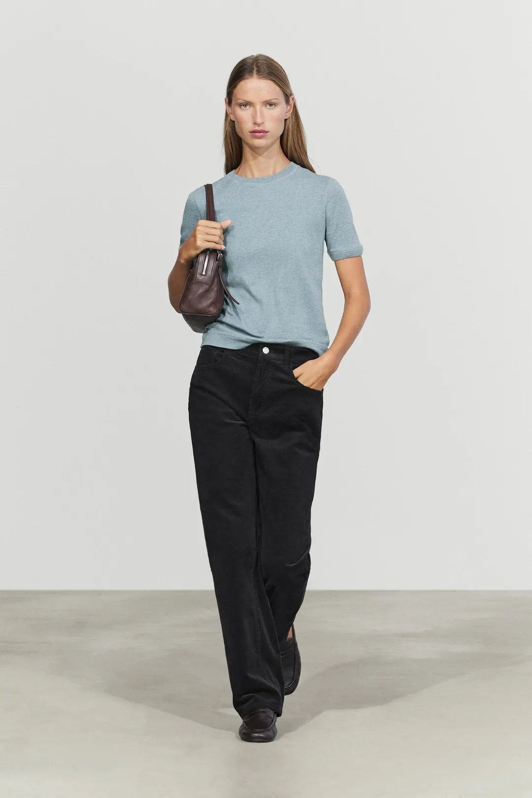 Брюки из микровельвета зауженного прямого кроя со средней посадкой, Massimo Dutti