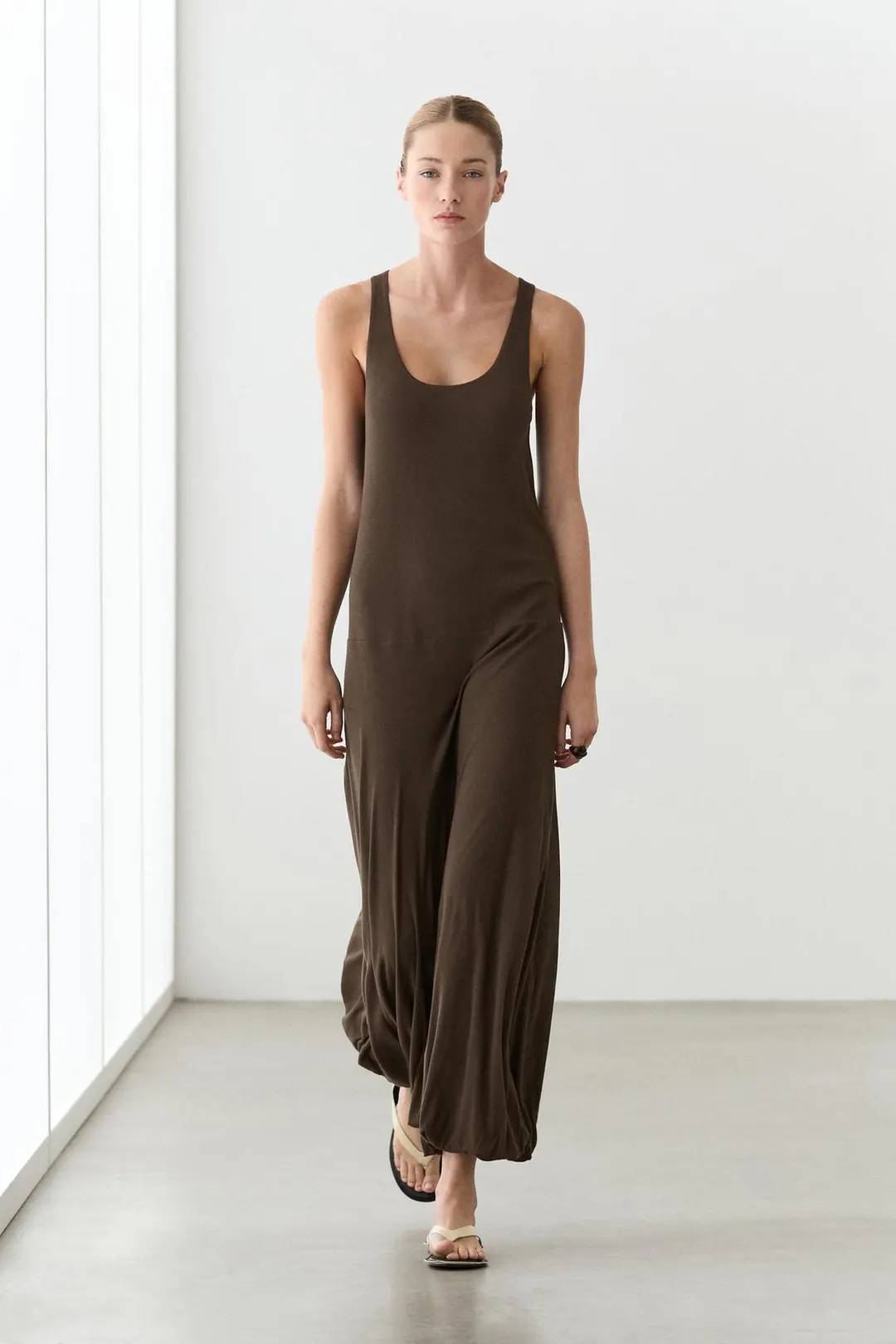 Платье миди с объёмной деталью, Massimo Dutti
