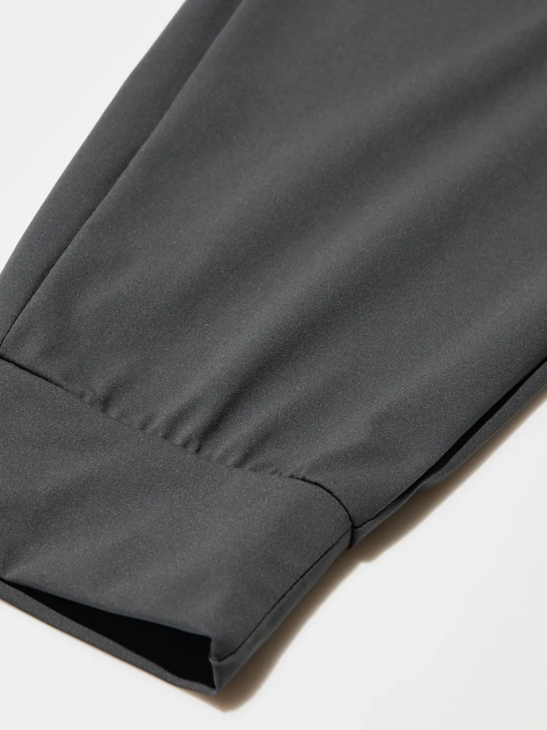 Джоггеры AIRism эластичные с охлаждающим эффектом, Uniqlo