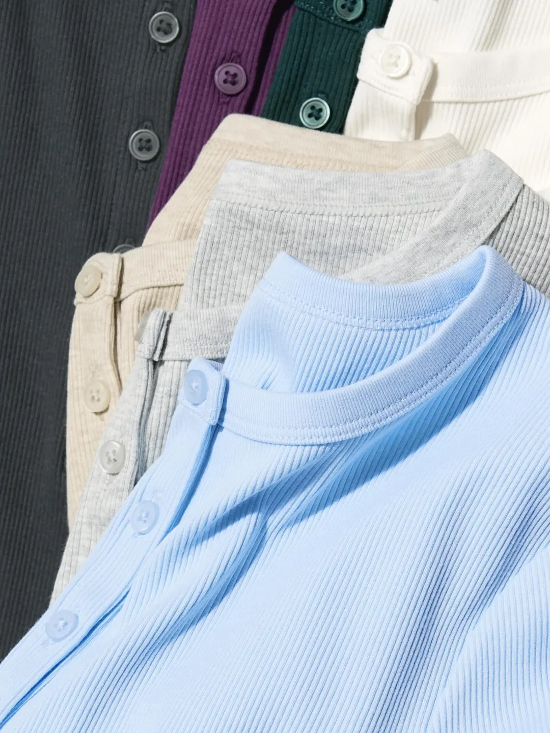 Укороченный облегающий лонгслив в рубчик с воротом хенли, Uniqlo