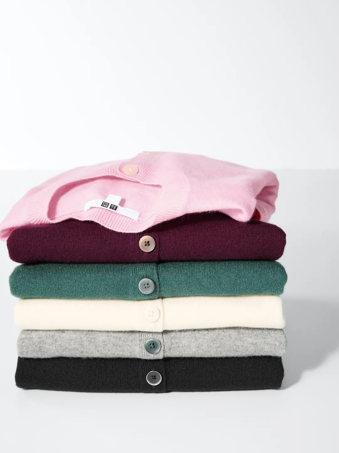 Укороченный кардиган из кашемира с круглым вырезом, Uniqlo
