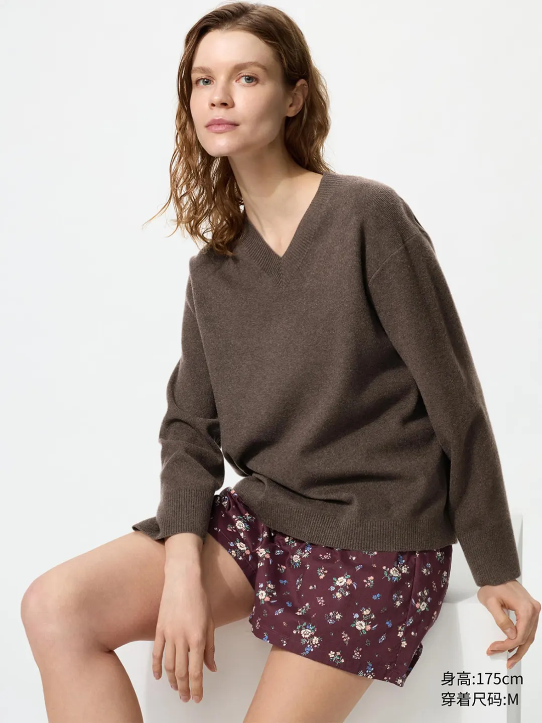 Джемпер с V-образным вырезом, пригодный для машинной стирки, Uniqlo