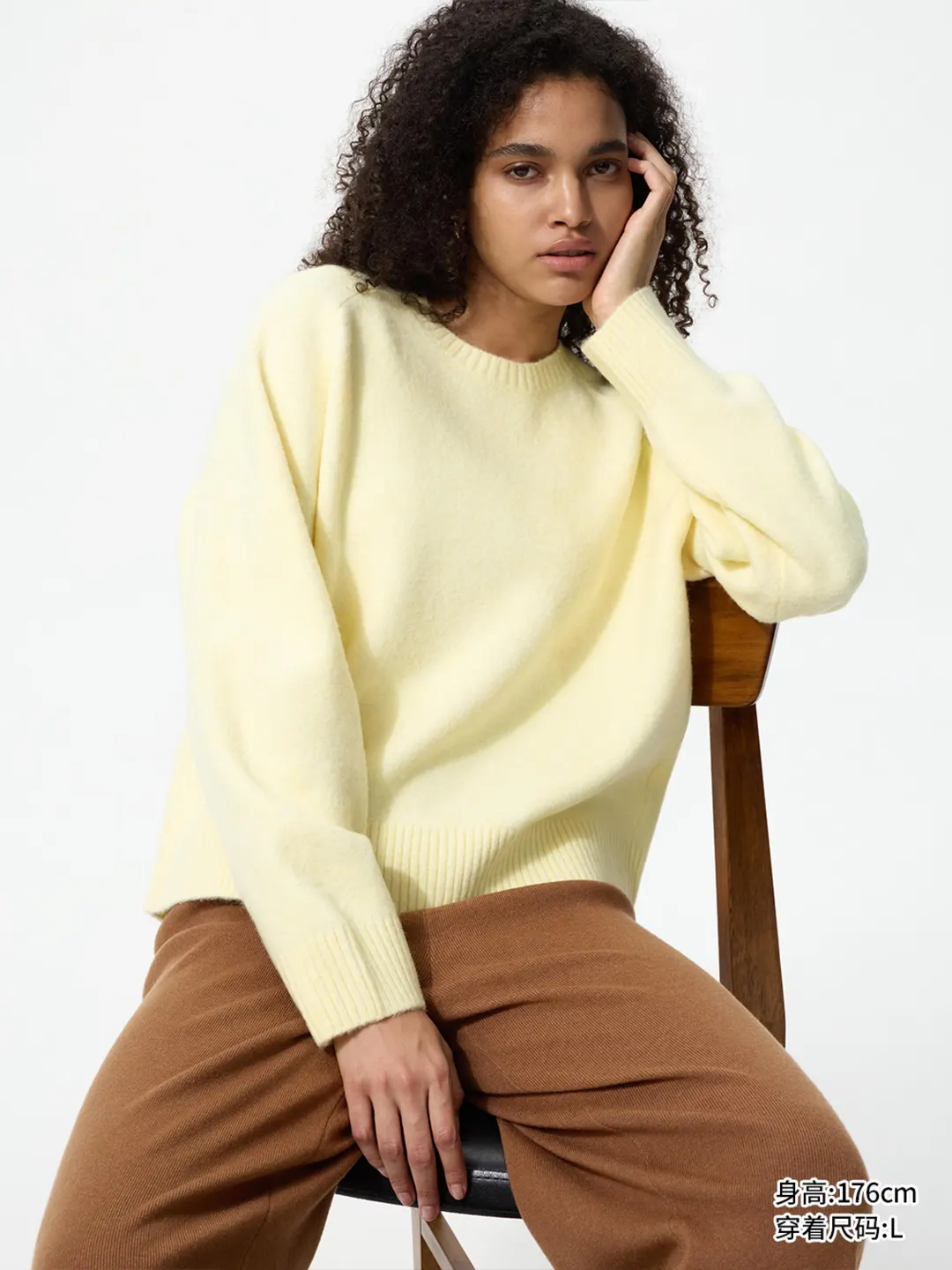 Джемпер с круглым вырезом из пряжи Souffle Yarn, Uniqlo