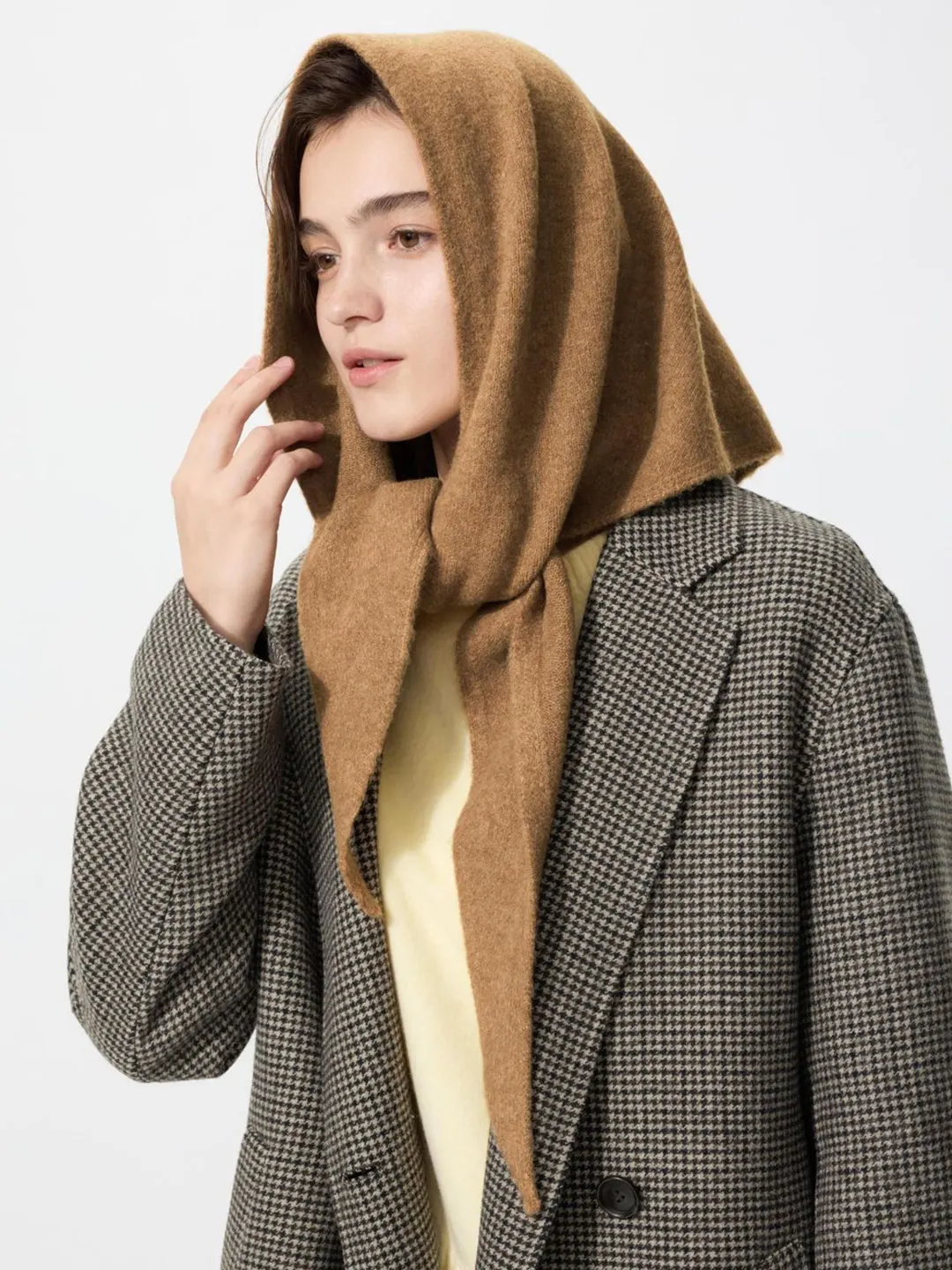 Шарф-косынка из пряжи souffle yarn, Uniqlo