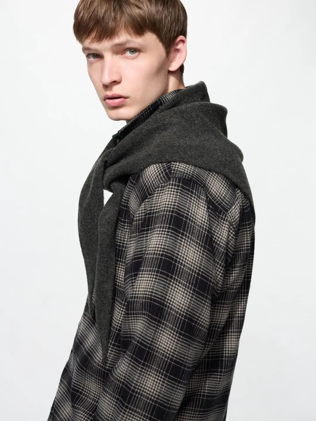 Шарф-косынка из пряжи souffle yarn, Uniqlo