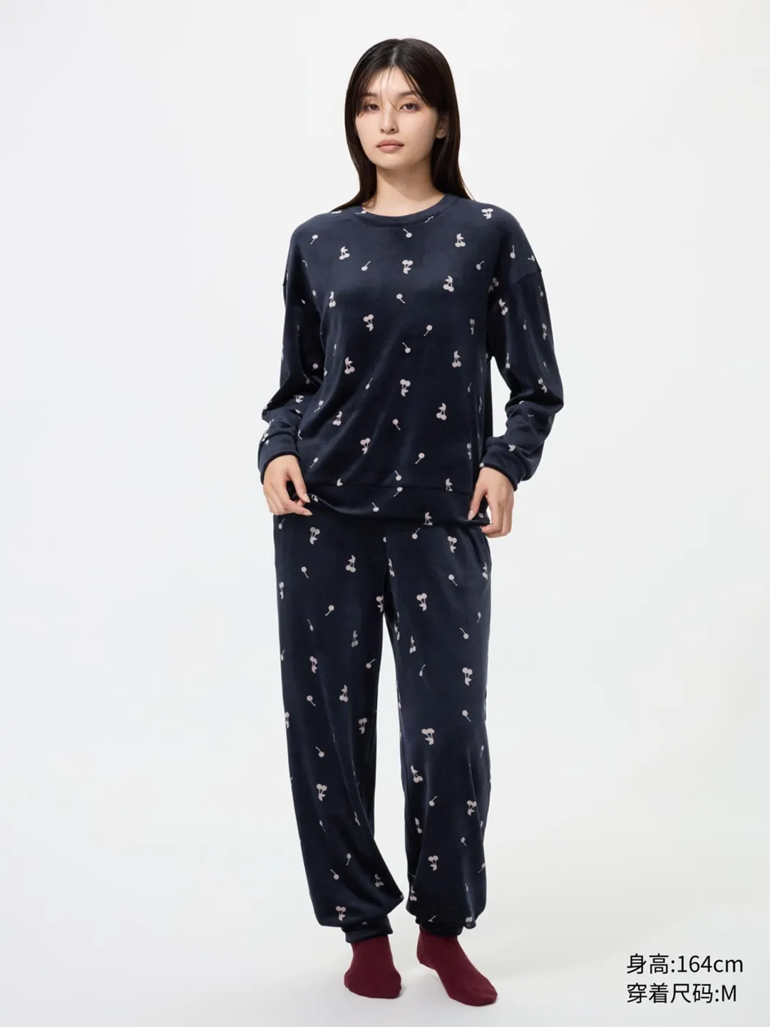 Мягкий эластичный костюм с принтом и брюками, Uniqlo