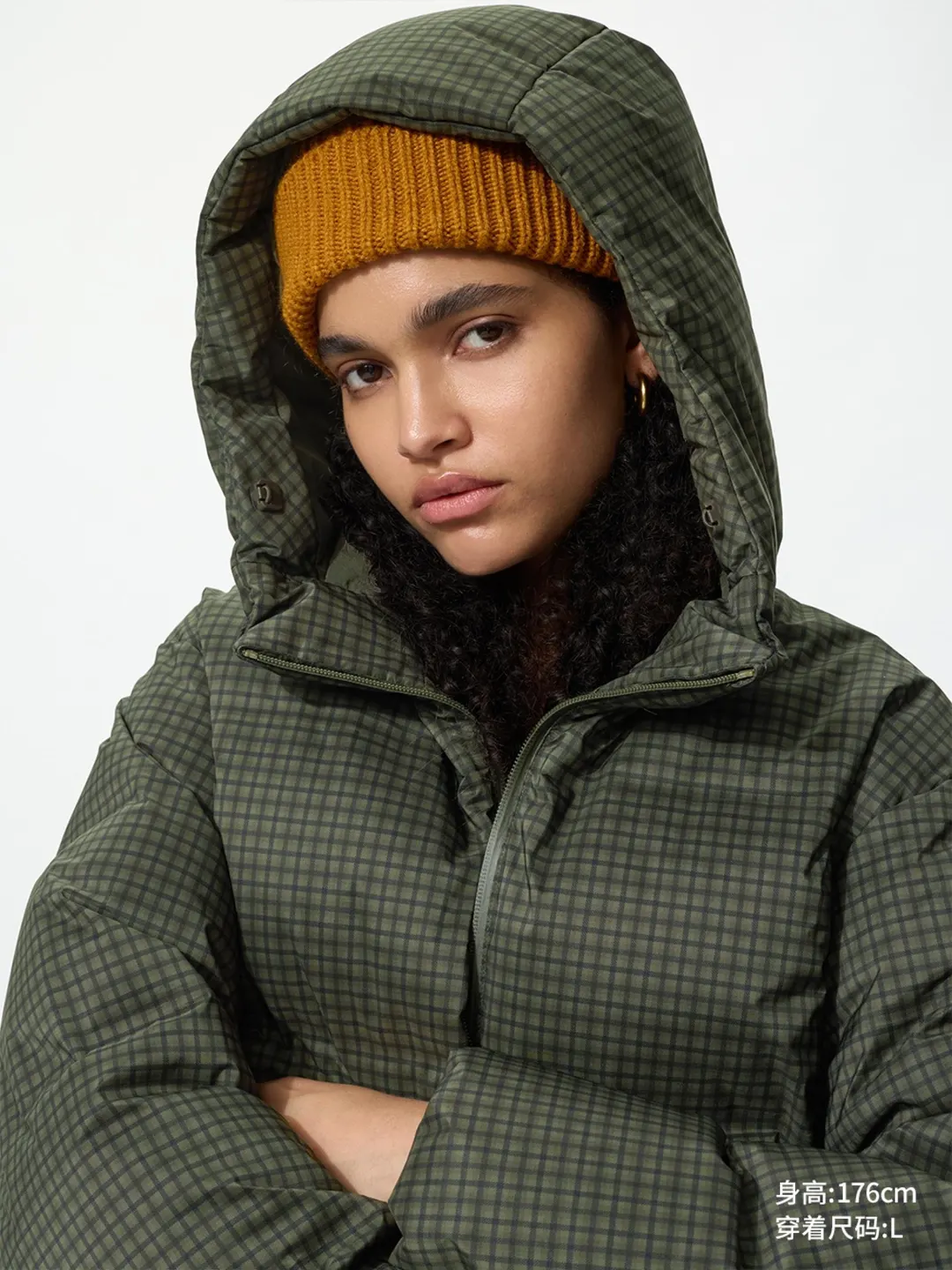 Бесшовный клетчатый пуховик с капюшоном, Uniqlo