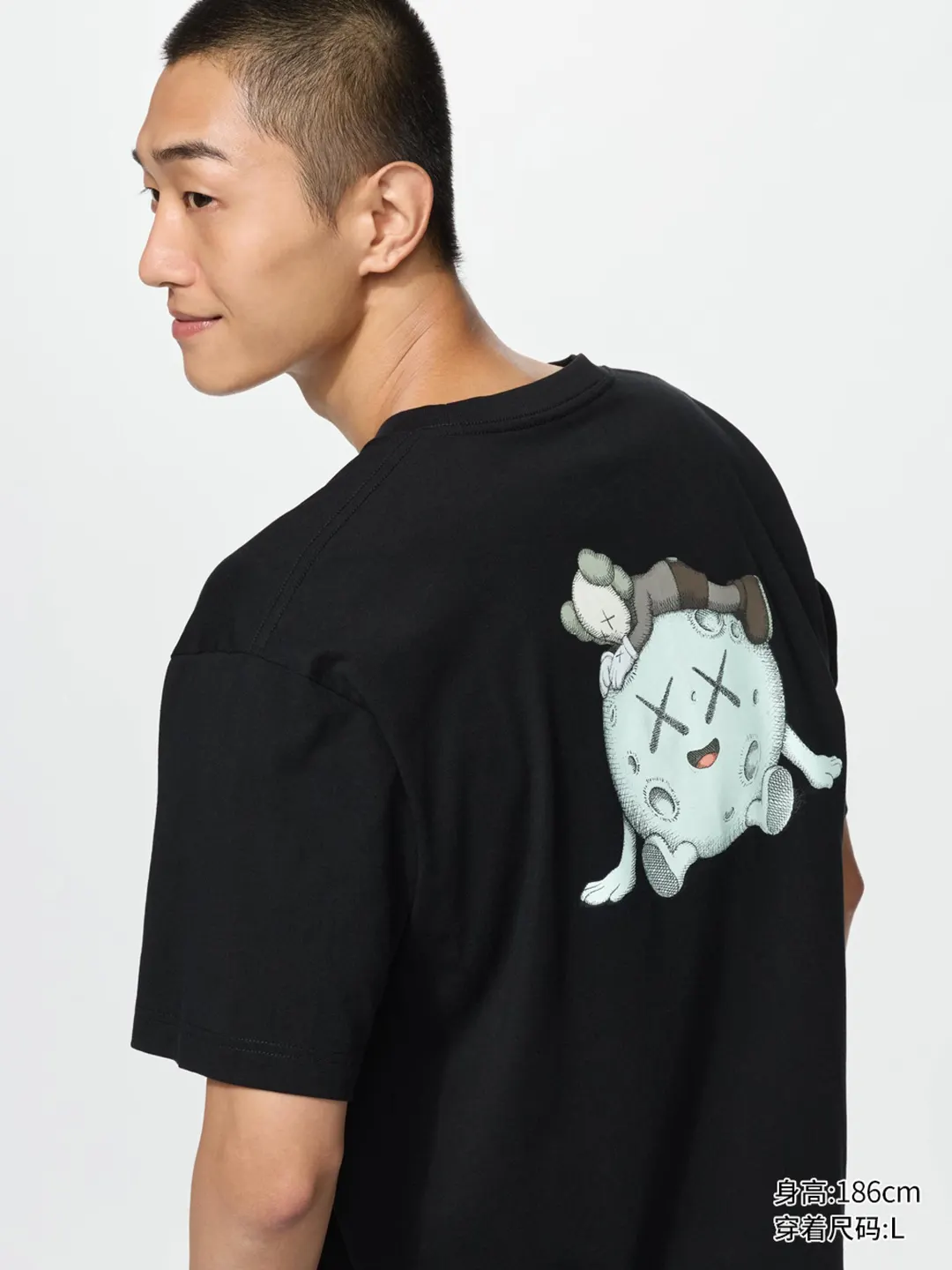 Футболка UT KAWS, Uniqlo