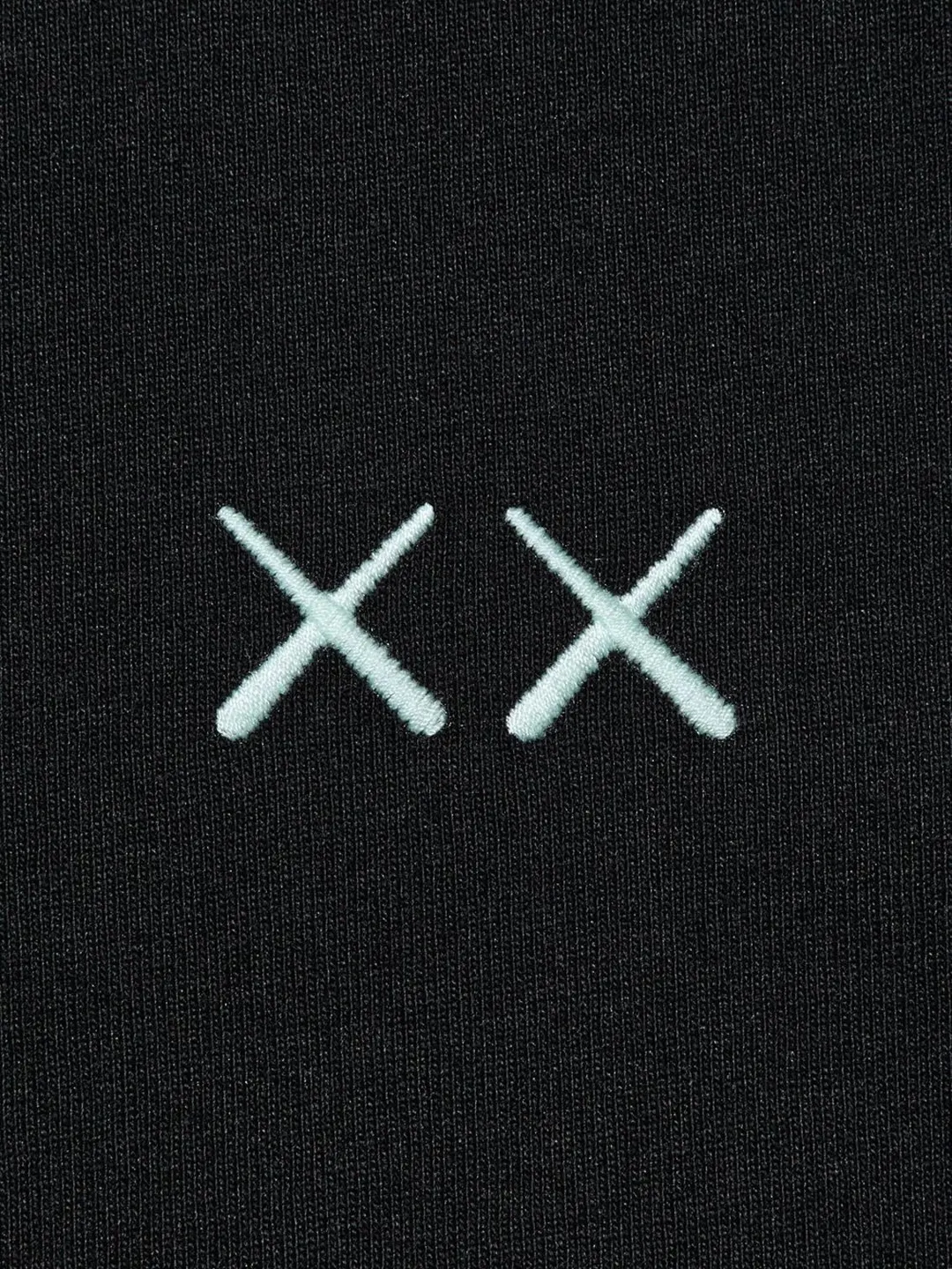 Футболка UT KAWS, Uniqlo